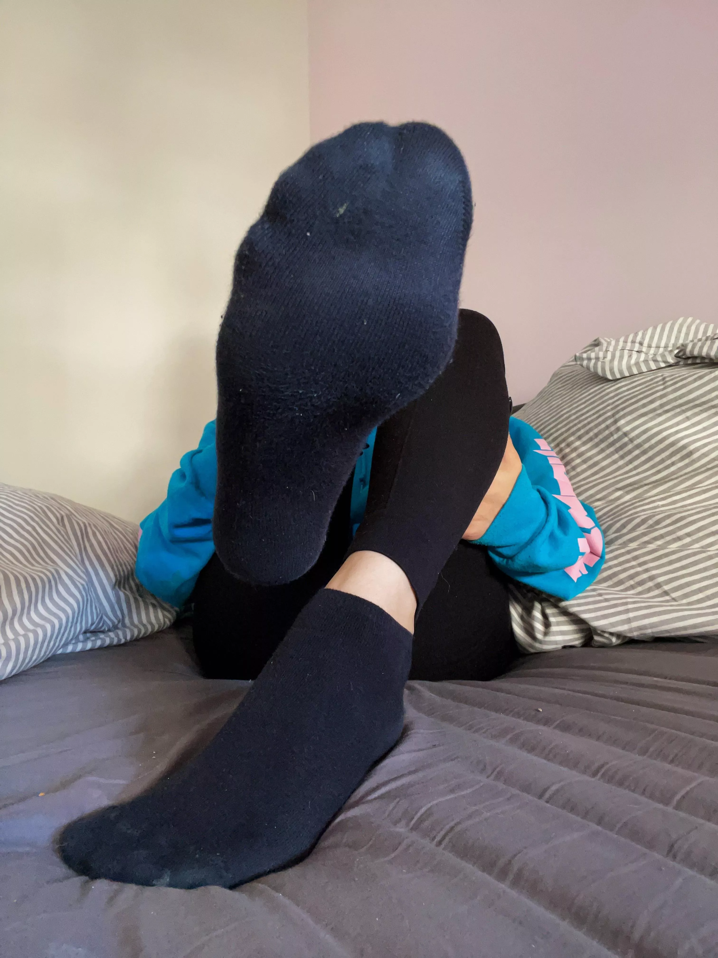 Stinky sockies ðŸ‘ƒðŸ»ðŸ‘…