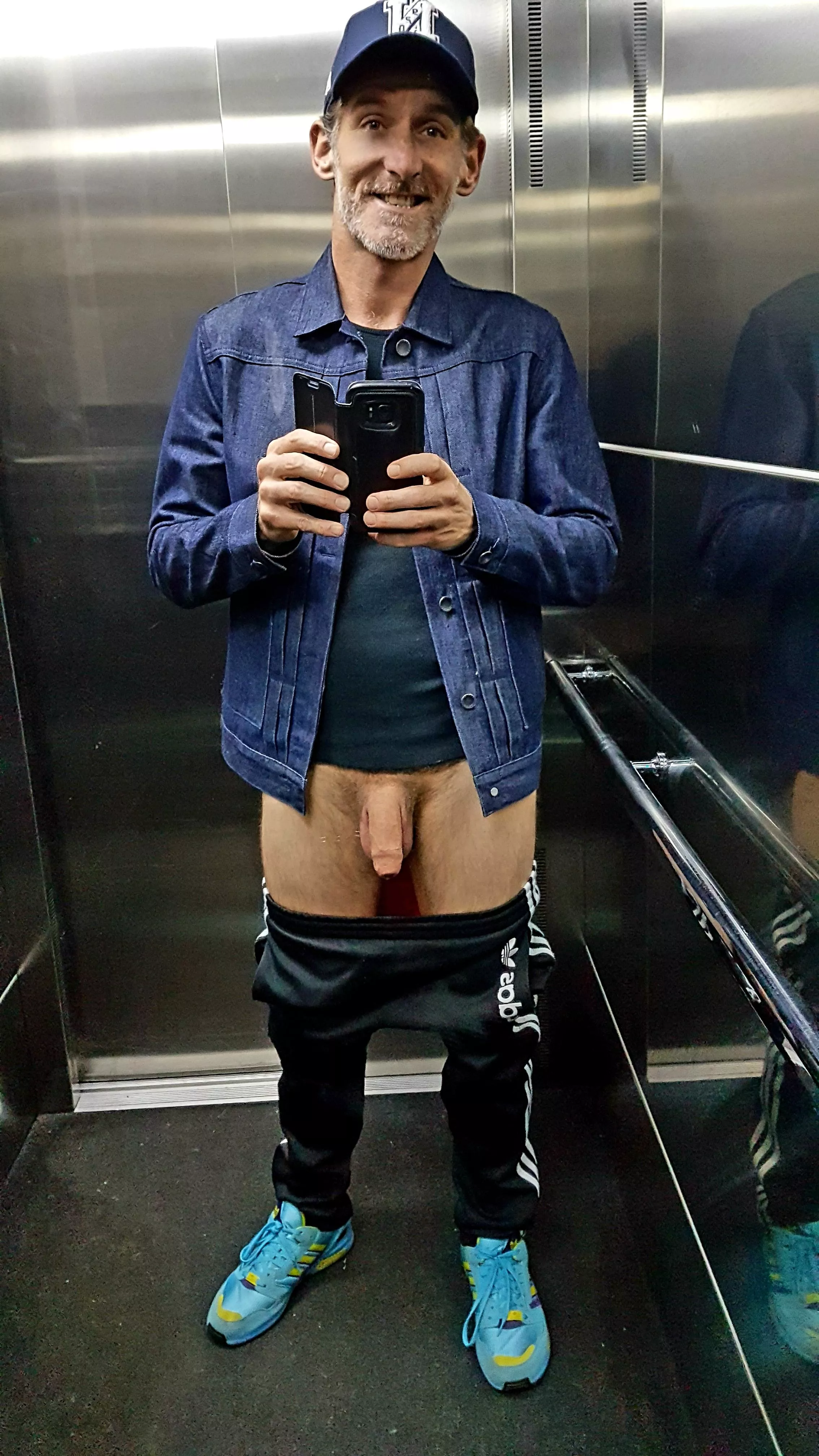 Stoned lift selfie ðŸ¤³ðŸ˜œ