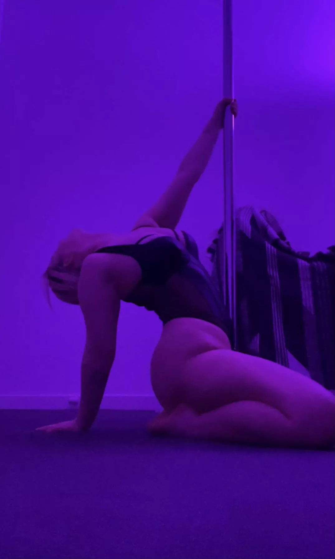 Stripping and pole dancing from the comfort of your home ;) 50% off for a limited time only! link below x