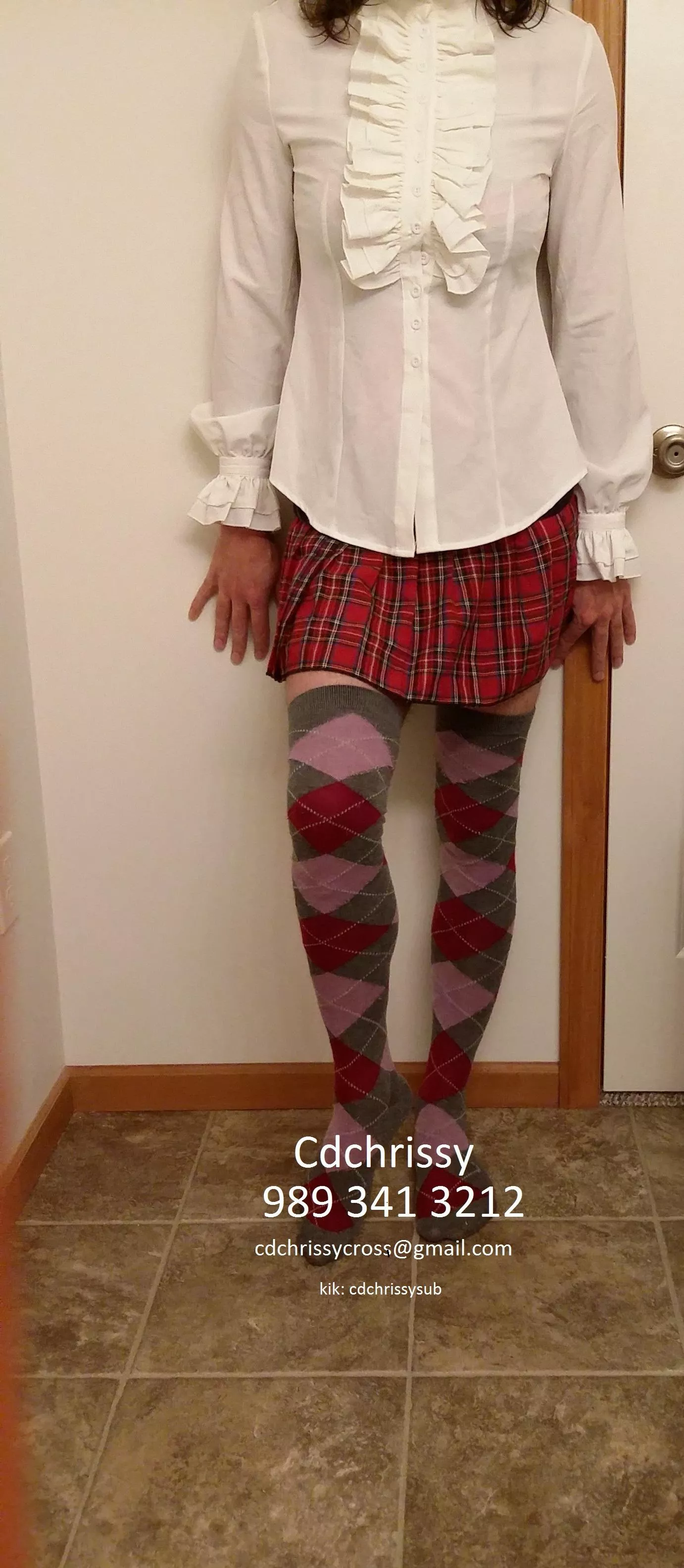 Submissive crossdresser here