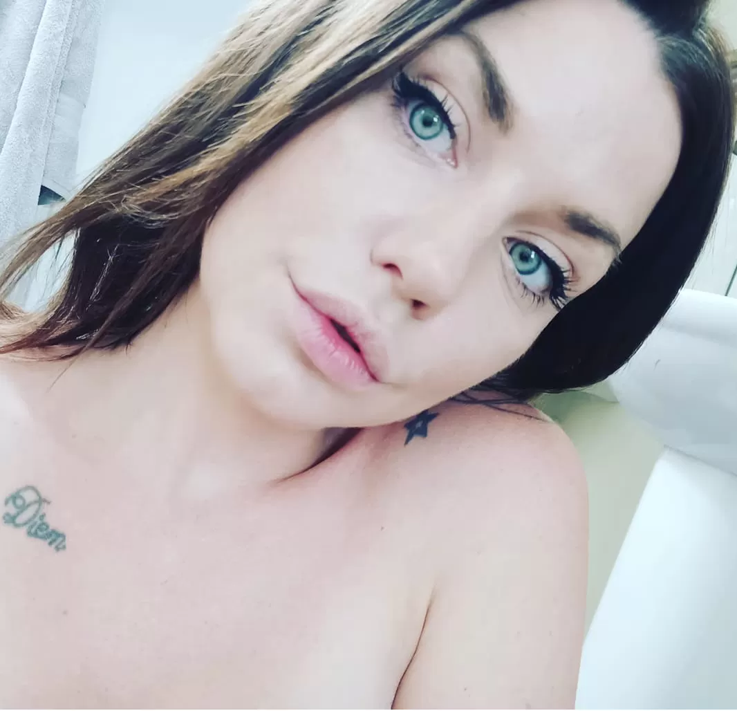 🖤 subscribe to my onlyfans 🖤 daily content 🖤 nudes🖤 GFE 🖤 messages open 🖤 fetish friendly 🖤 custom 🖤 surprise dm pics and videos 🖤