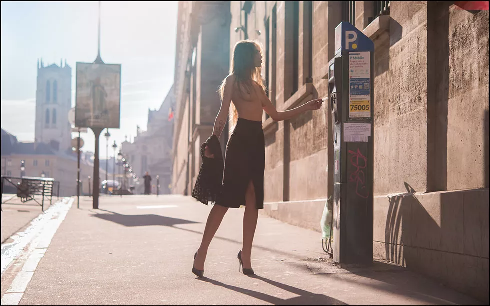 Summer in the City - [x-post /r/skirtnoshirt]