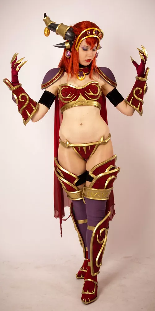 Svetlana Quindt/Kamui cosplaying Alexstrazsa(2011)