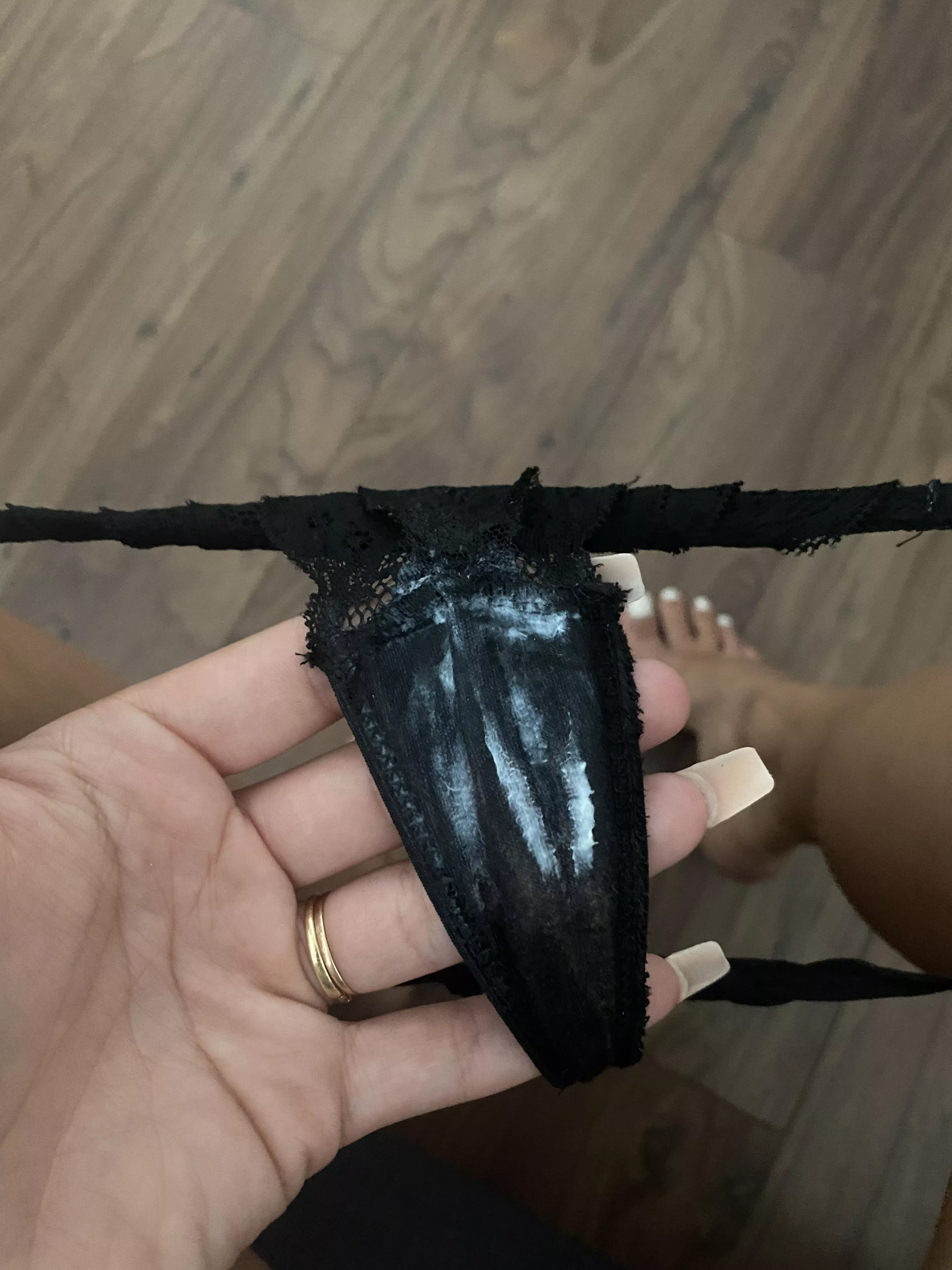 Sweaty, creamy and used panties 😋 I just cummed in them 😈