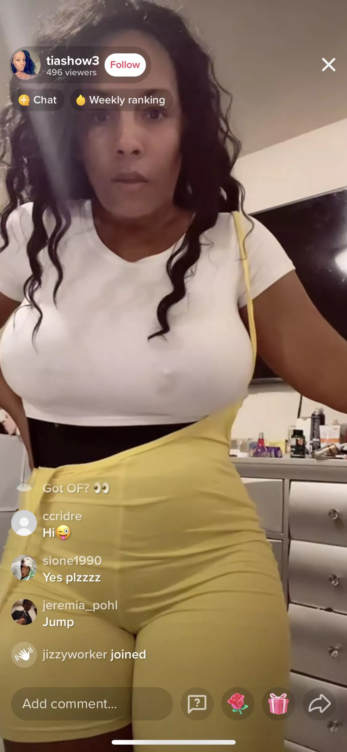 Sweaty nipples 😮‍💨 working out on tiktok big booty big boobs