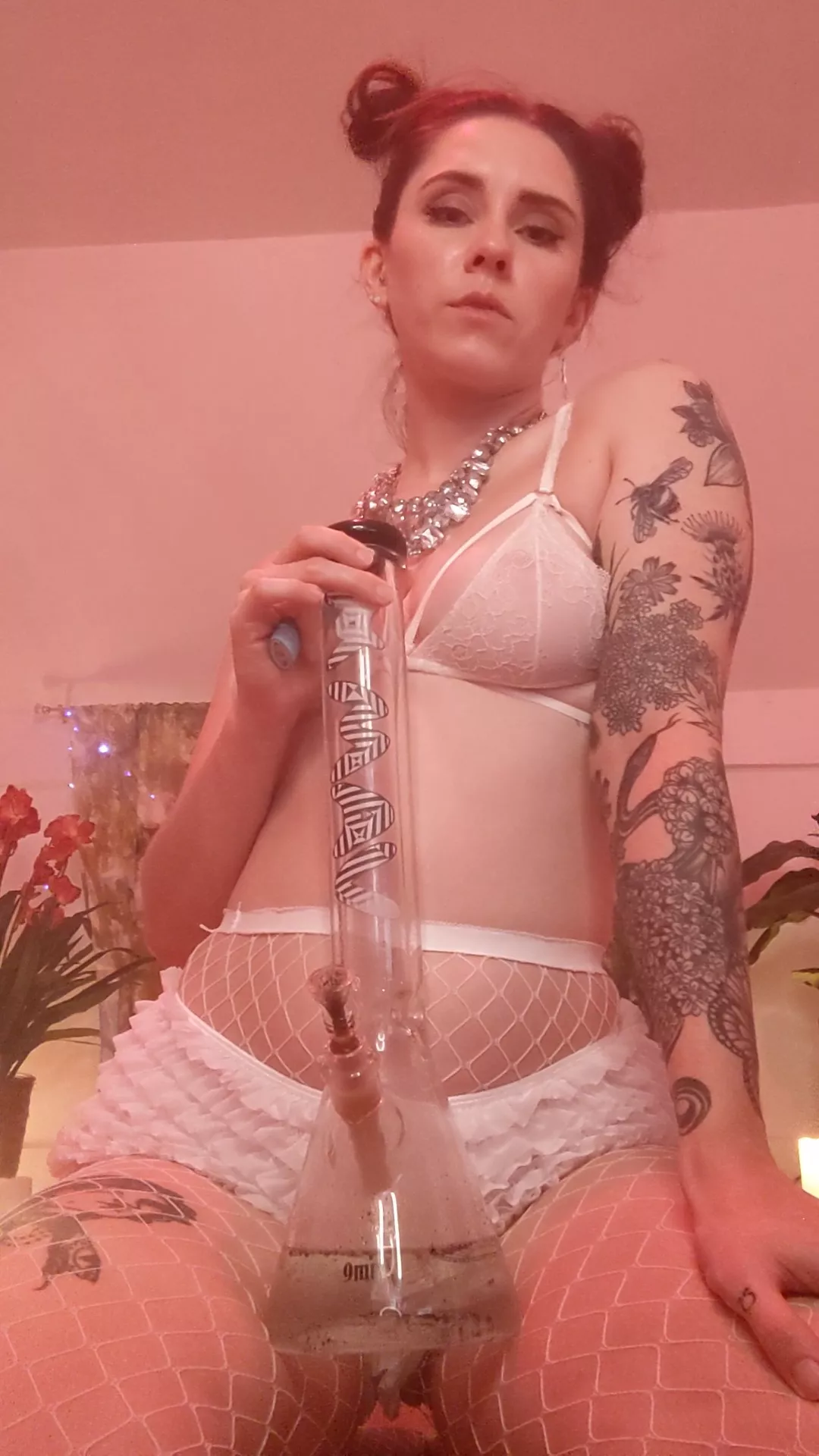 Sweet stoner angel with attitude; in lace, fishnets AND ruffles!