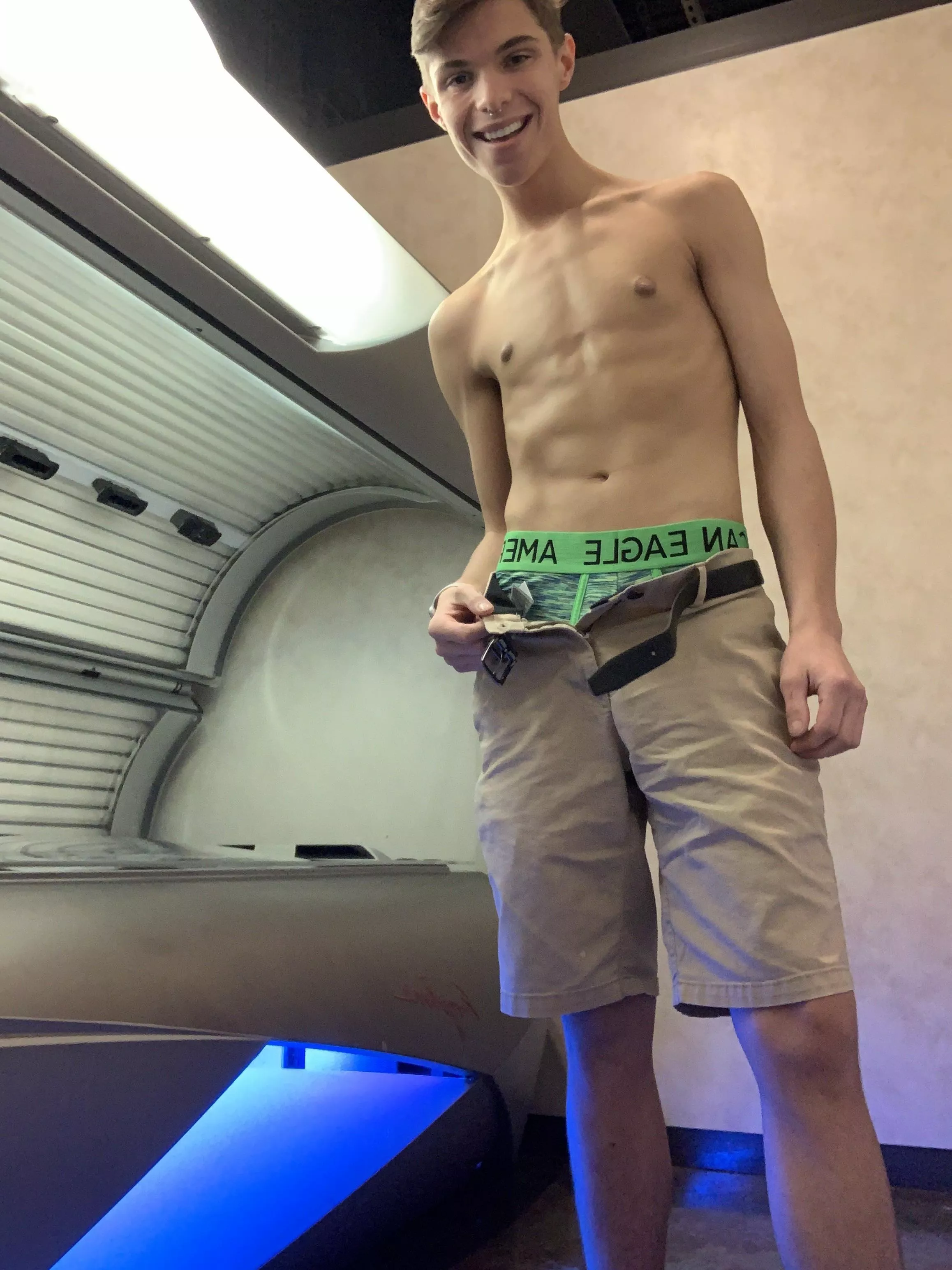 Tanning TimeðŸ¥ºðŸ¥° [18]