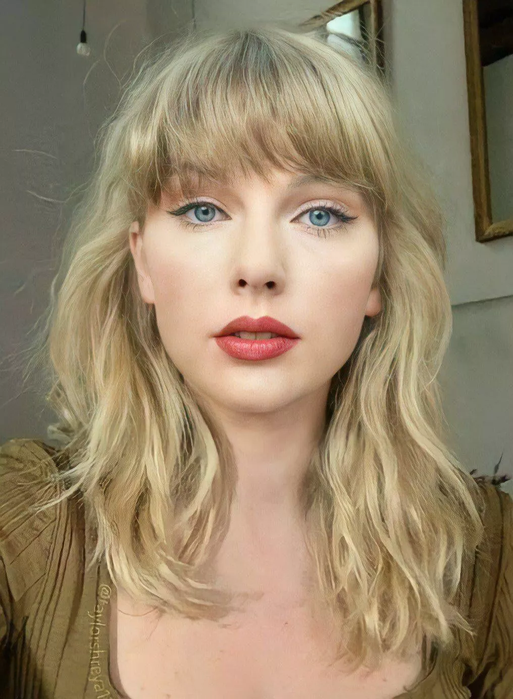 Taylor Swift face deserves to be all drenched in cum