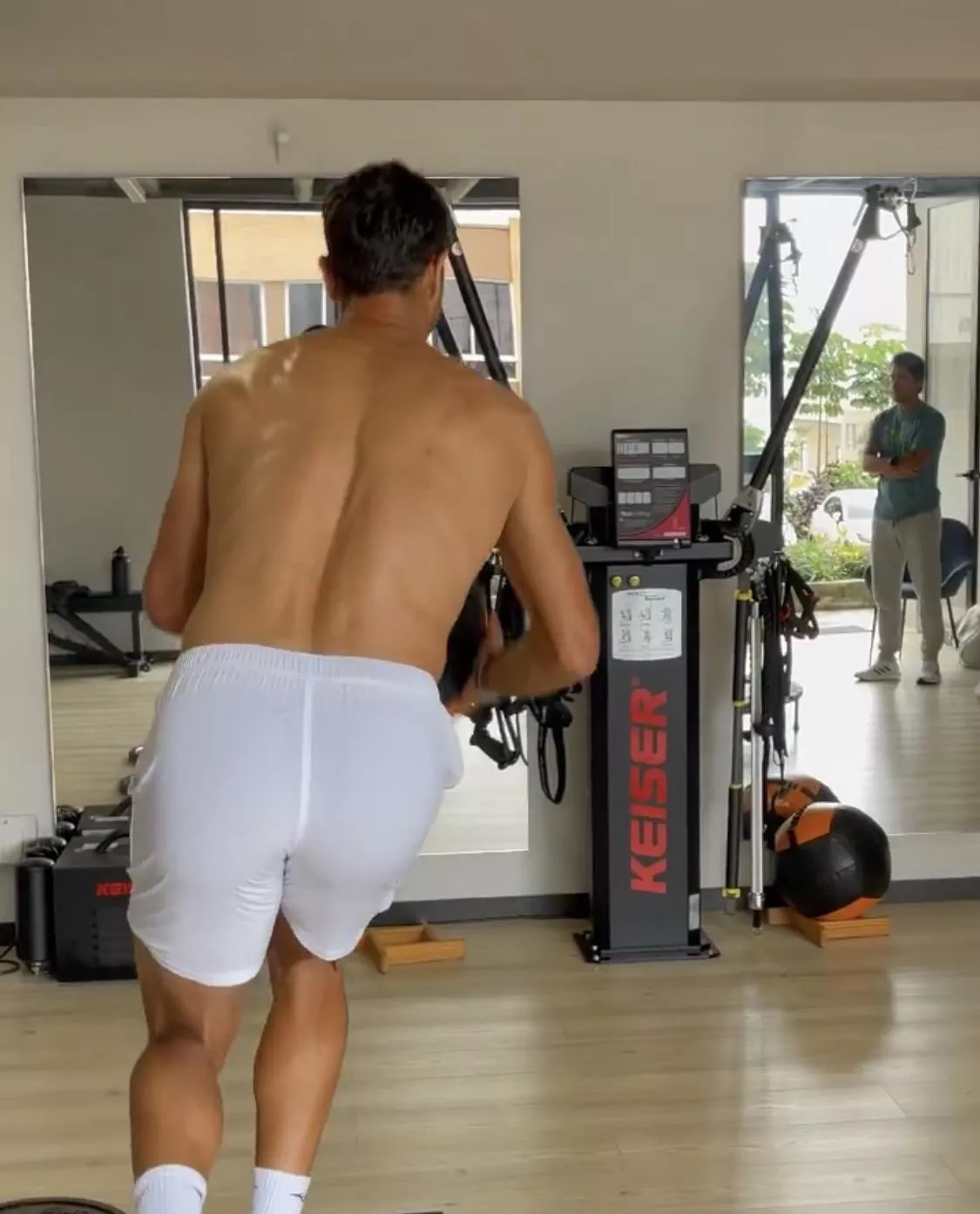 Tennis player Robert Farah knows exactly what he’s doing on social media.