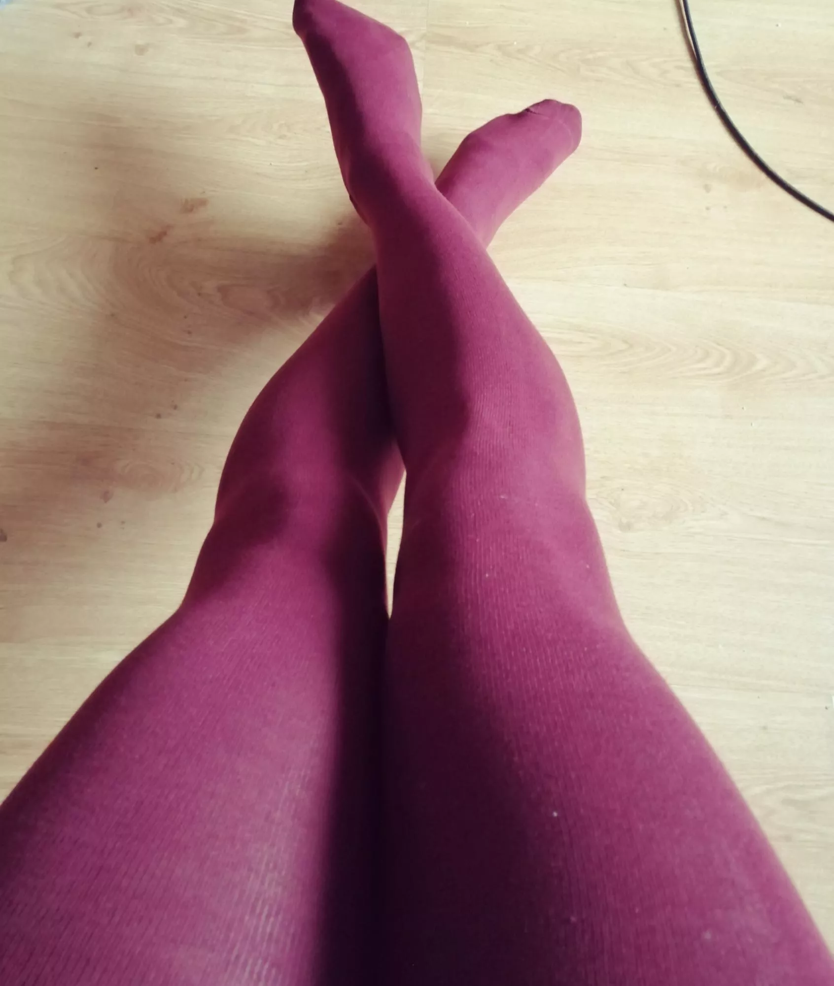 That's my longest socks able to cover my whole legs :3 also I rly love the color ^^