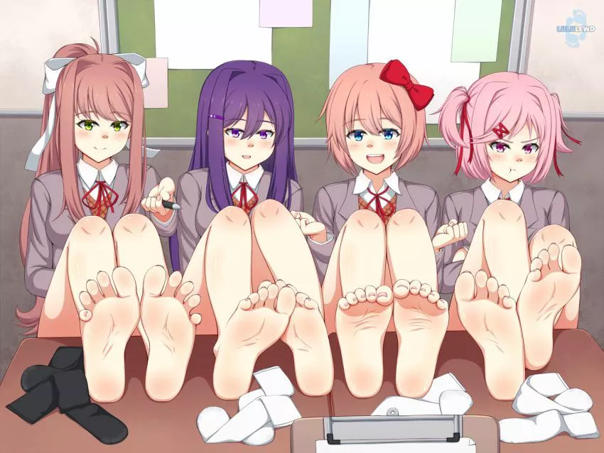 The club member’s cute feet!