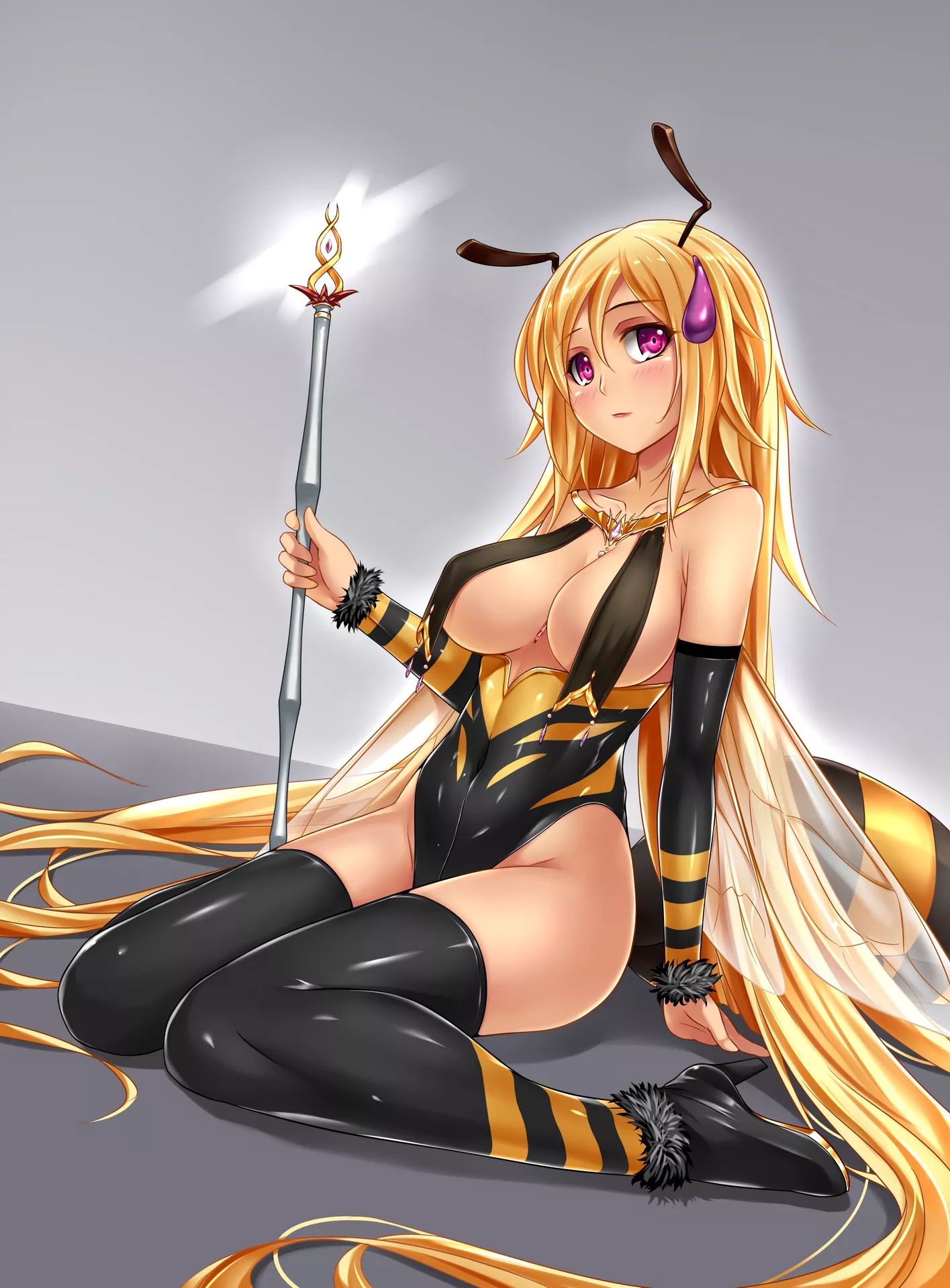 The Queen Bee (Midnight) [Original]