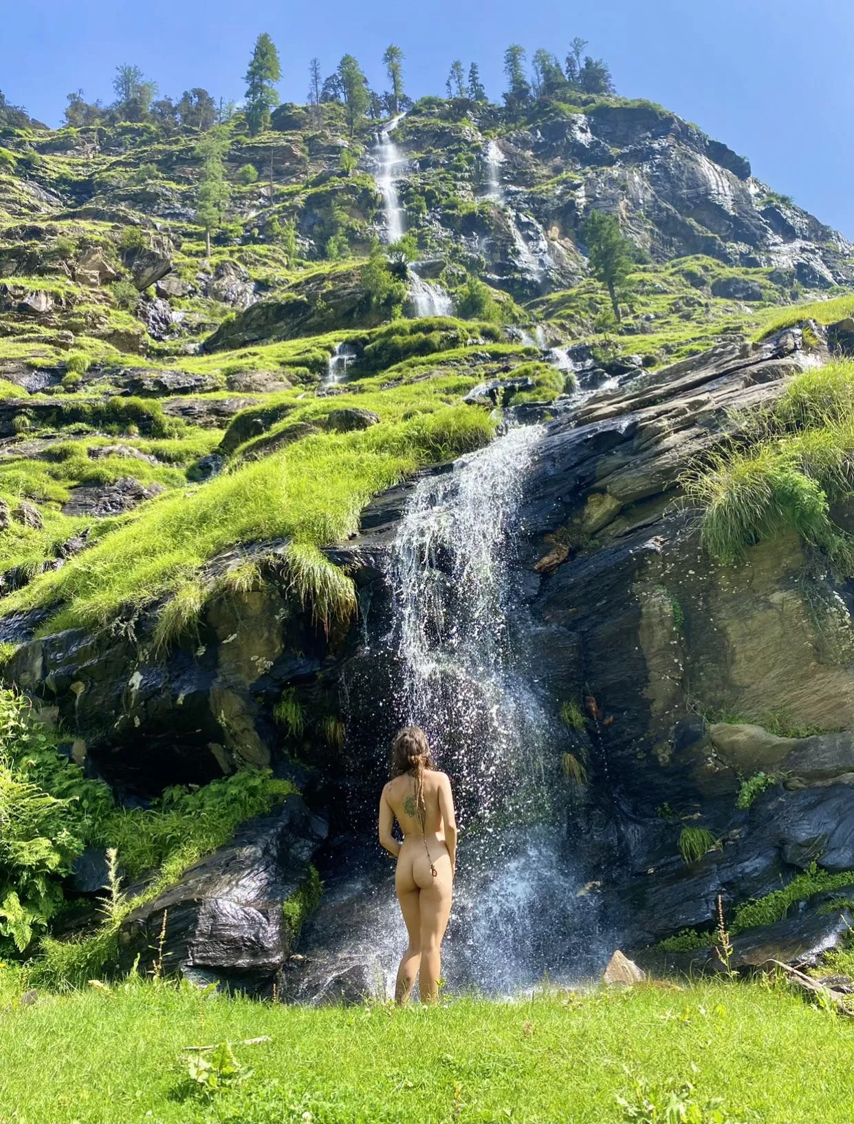 The waterfall isn’t the only thing that’s wet 💦