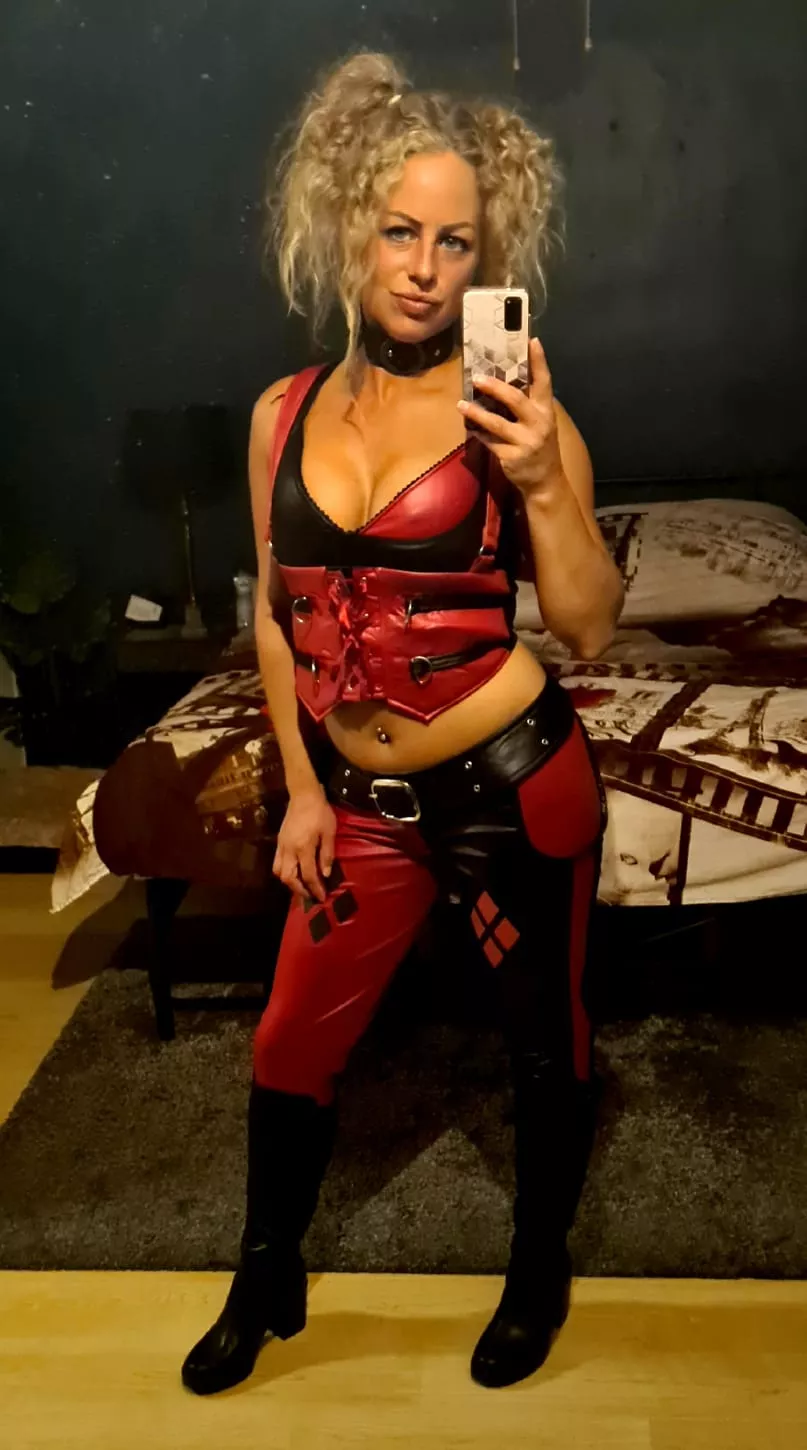 The wife wants to dress like this for Halloween, what do you think? I think YES! It would be awesome if the suit also helps us taking somebody home at the end of the night... :) - OC