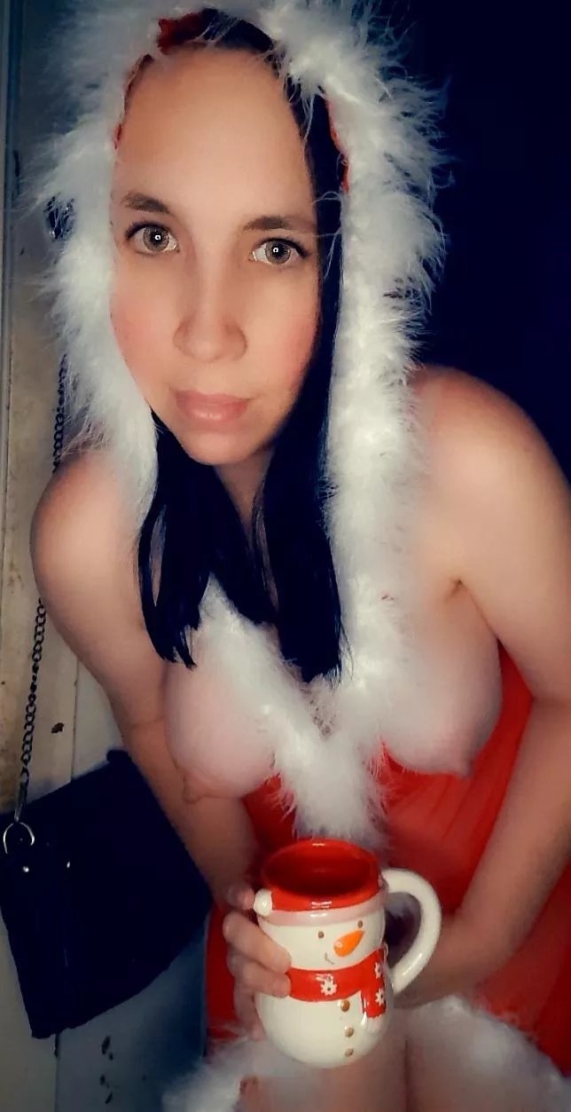 There's a new Mrs Claus in town and she loves getting her tits out for Titty Tuesday 😈 Do I go straight to the top of the naughty list? 😜