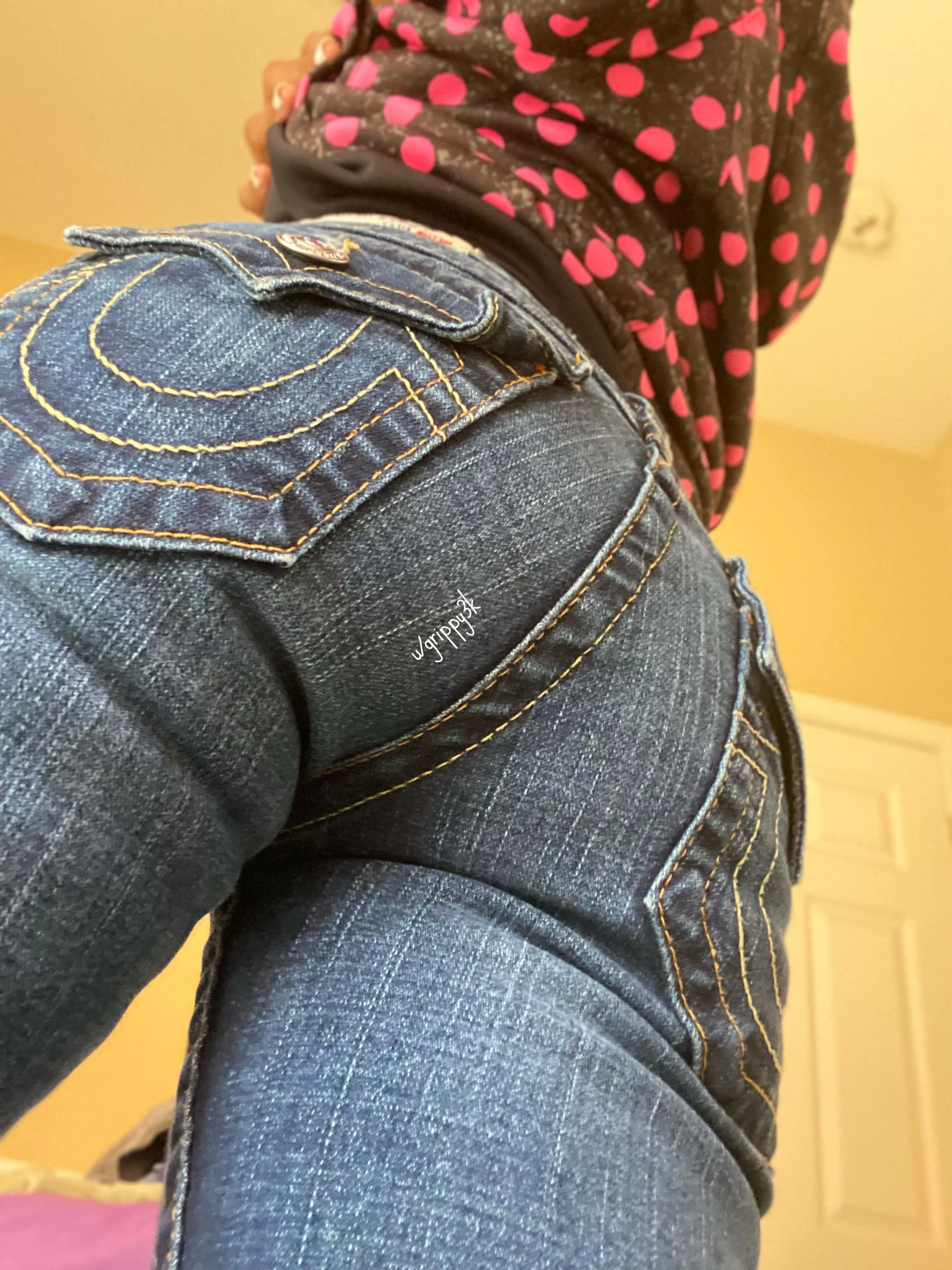 These are the jeans I would wear on our date 🥰