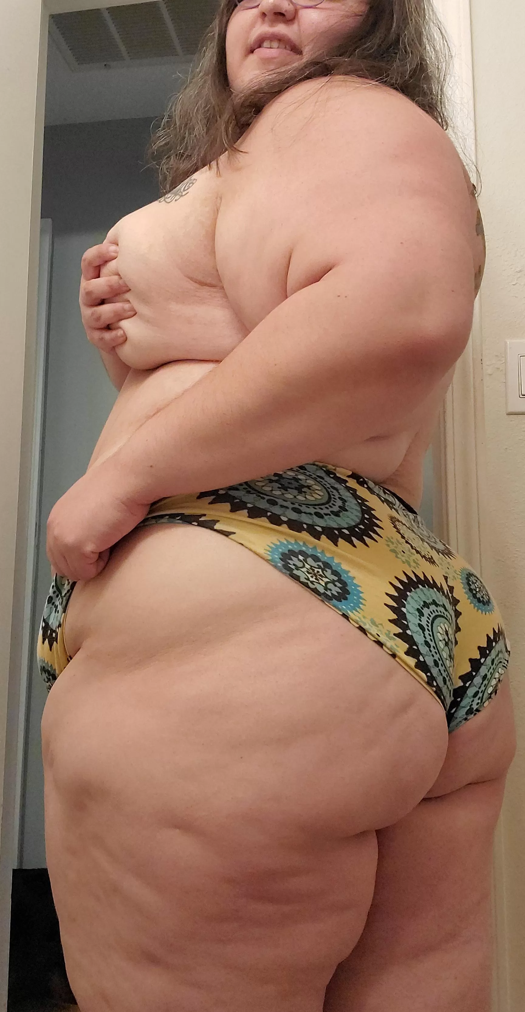 These panties are on their last leg but they just make my ass look so good! ðŸ‘Œ