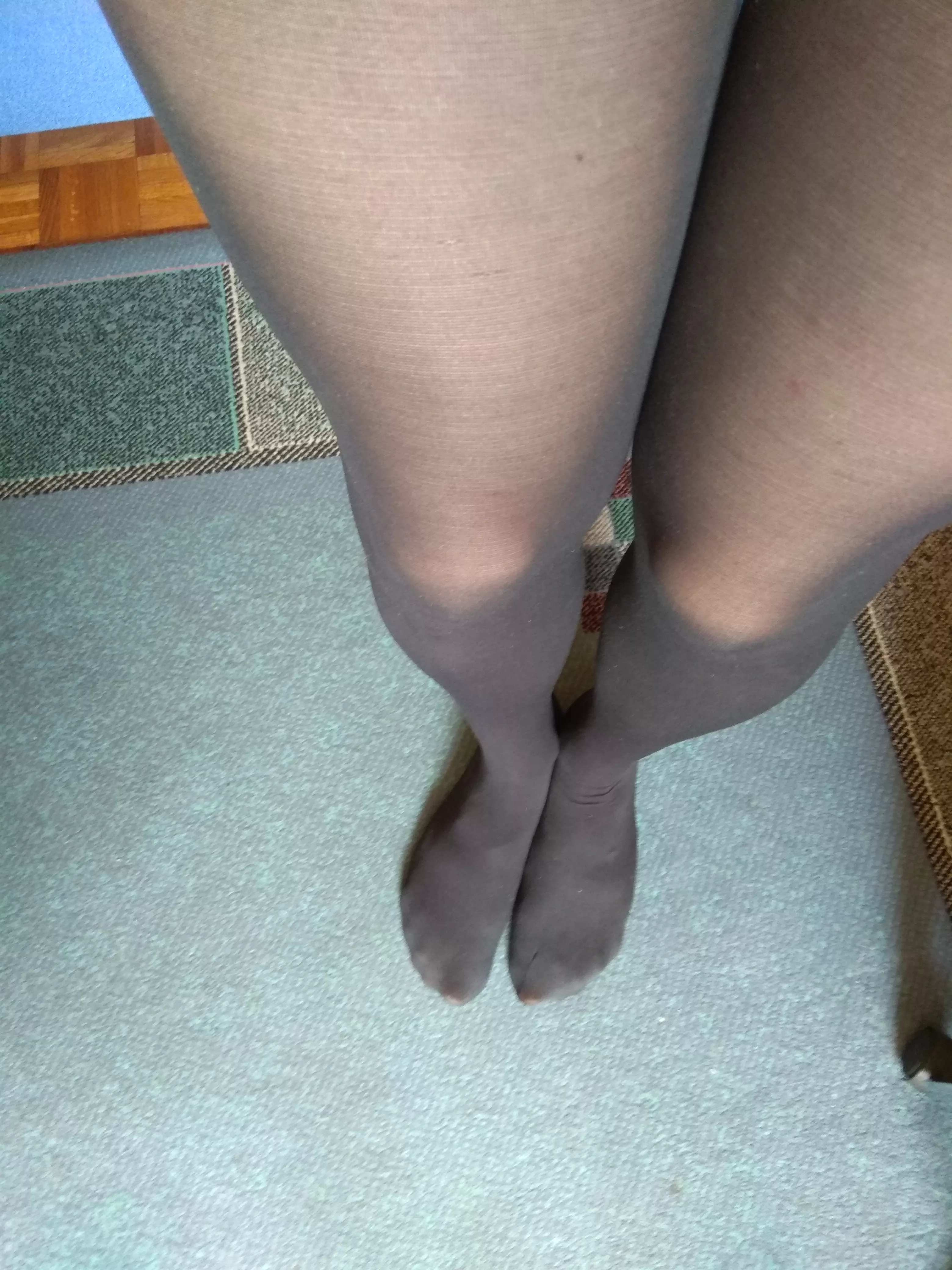 These pantyhose are so comfy :3