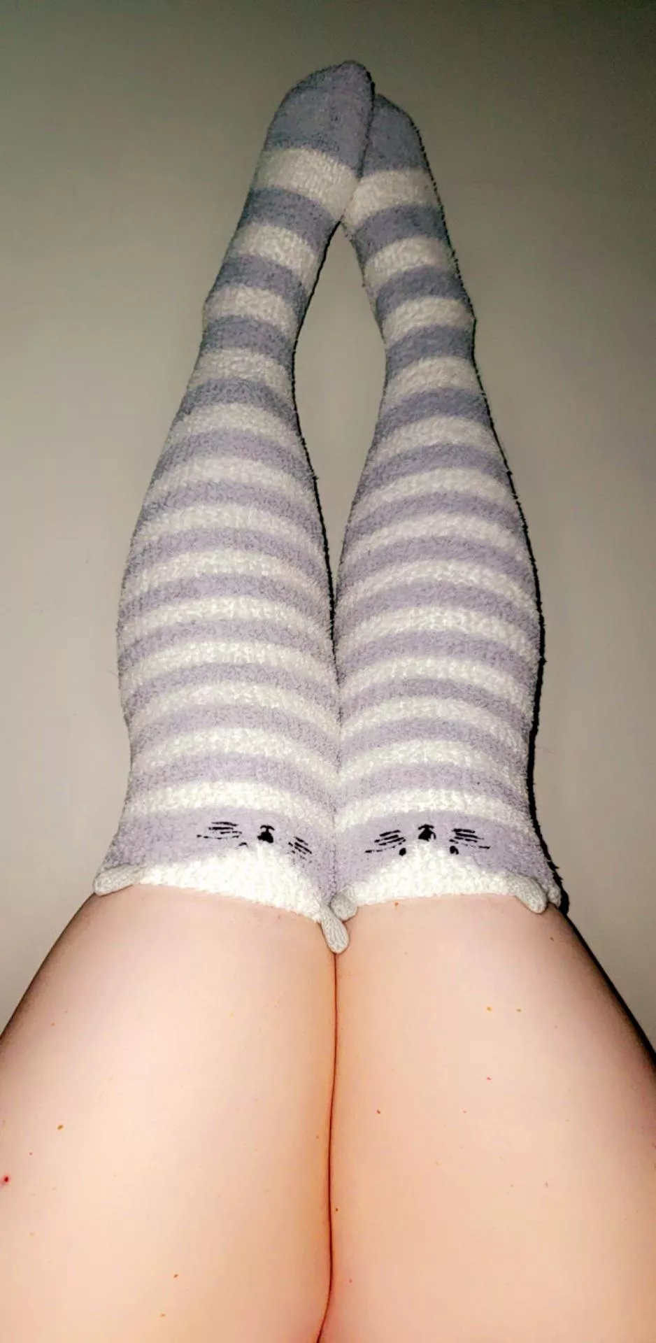 Thick kitty in some kitty socks🐈‍⬛🥀🖤