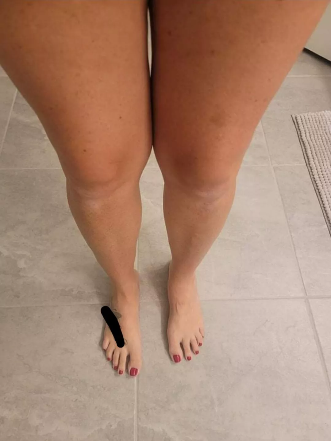 Thighs, Feet or Toes?