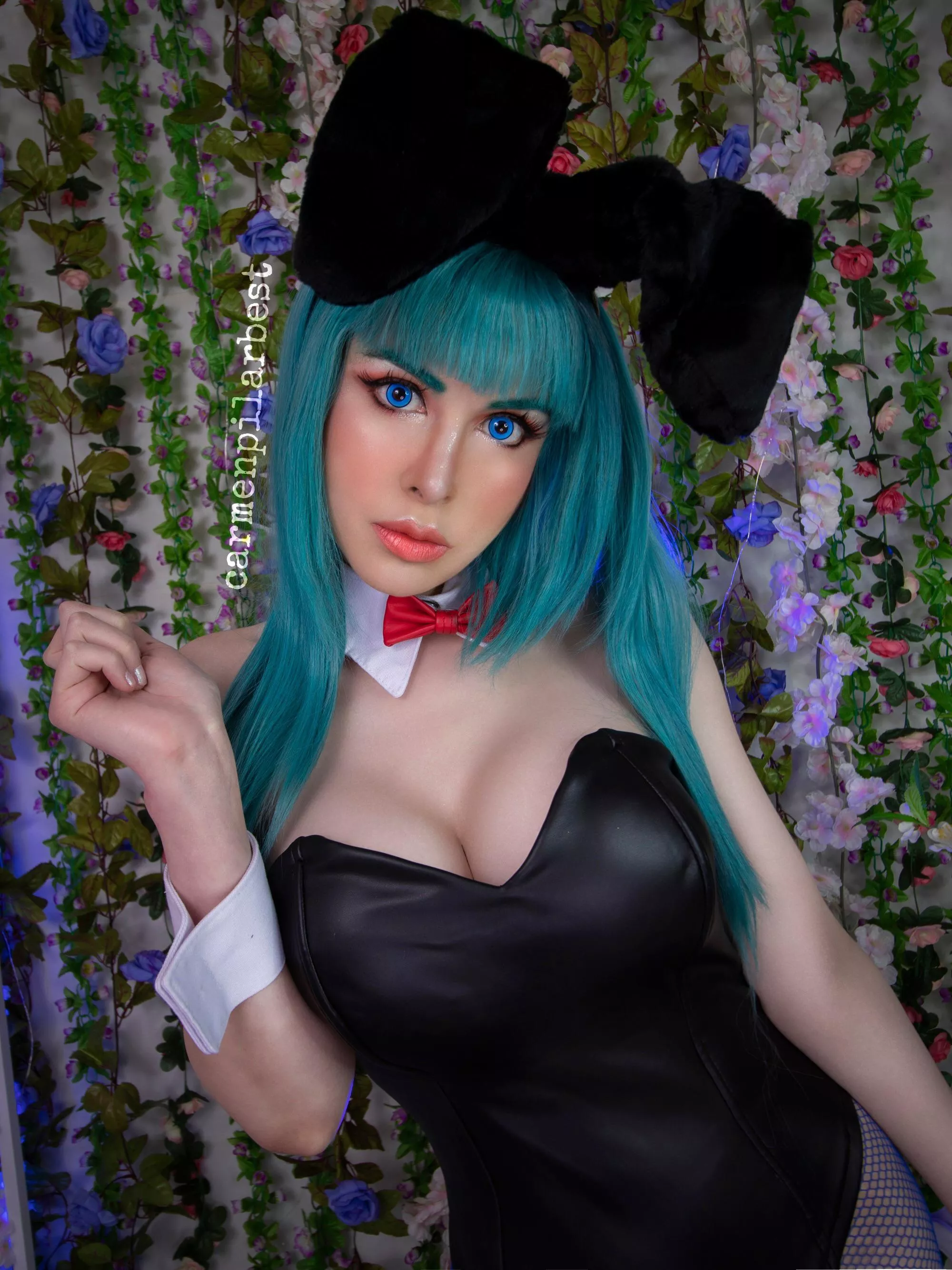 This bunny is looking for something special to hop on to. Bunny Bulma cosplay by CarmenPilarBest