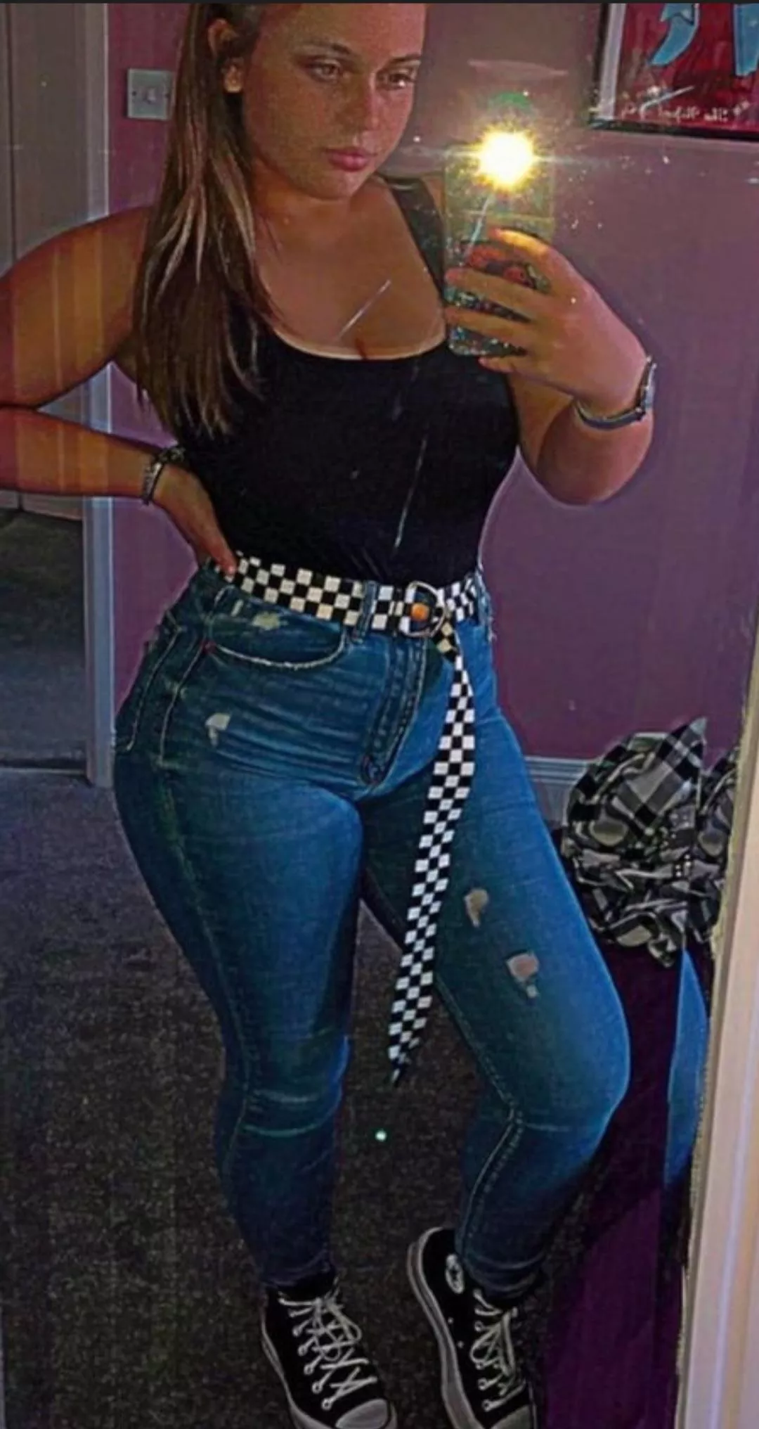 This girl has the fattest ass ull ever see ass looks great in leggings would make u cream ur pants