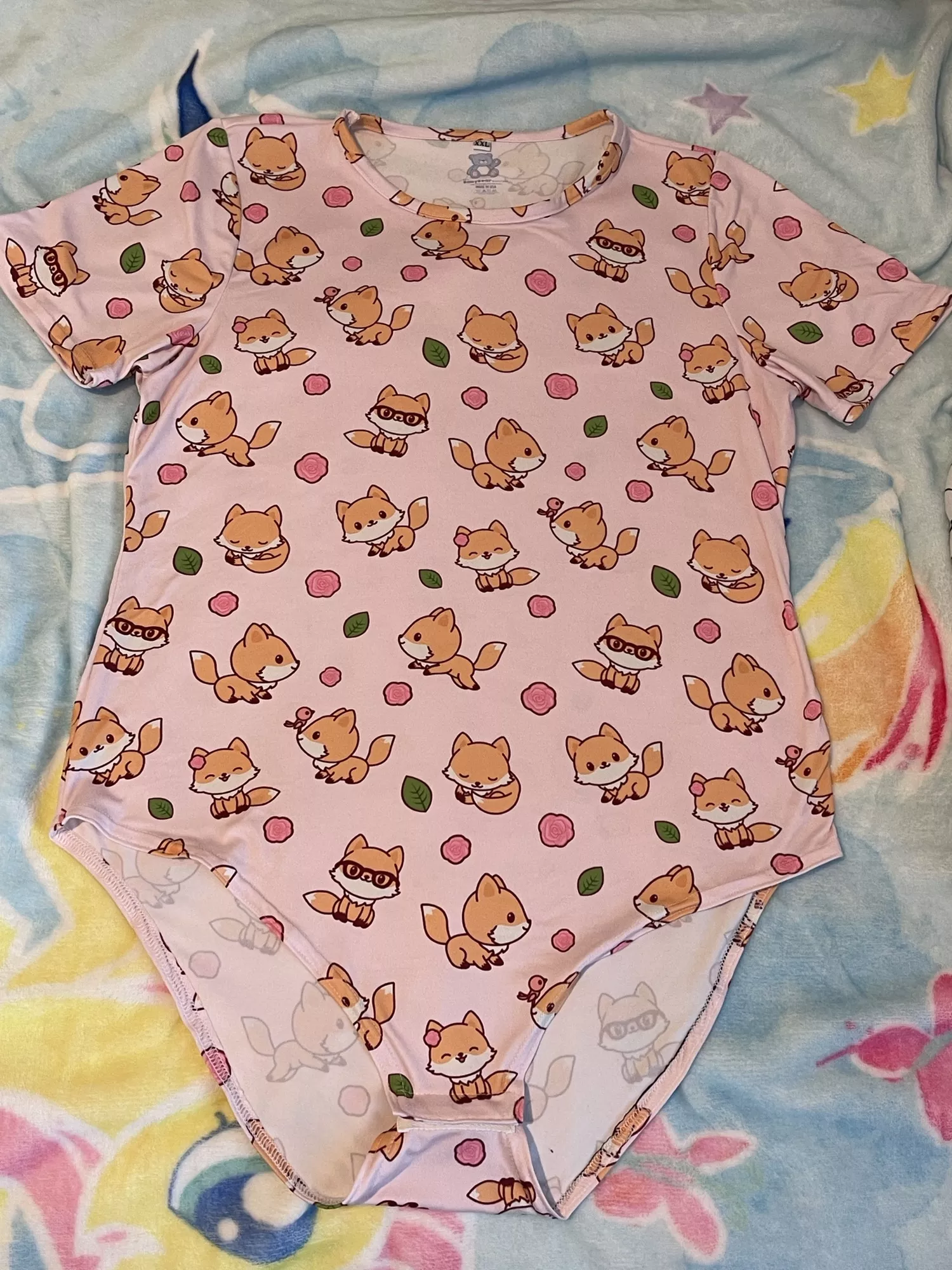 This has to be the cutest onesie I now own. I’m absolutely in love with the design! 🥰