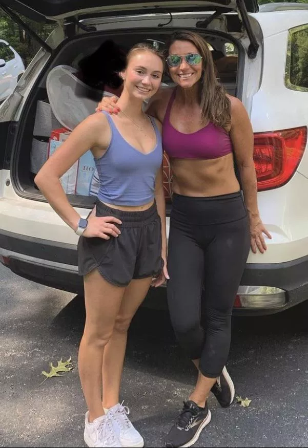 This mom is ðŸ”¥ðŸ”¥ðŸ”¥. Iâ€™m sure they didnâ€™t lift a finger on move in day.