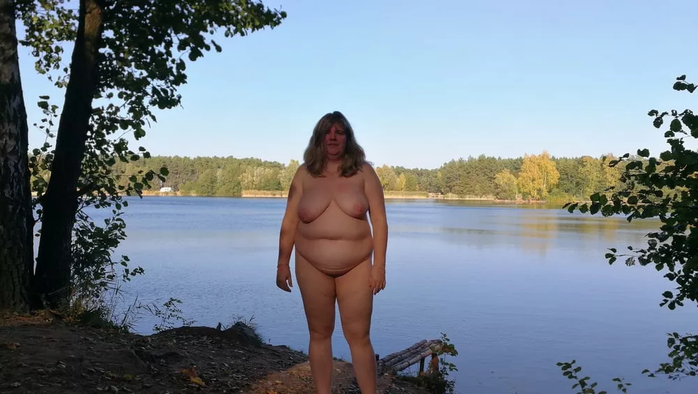 This naked BBW is improving the already beautiful view