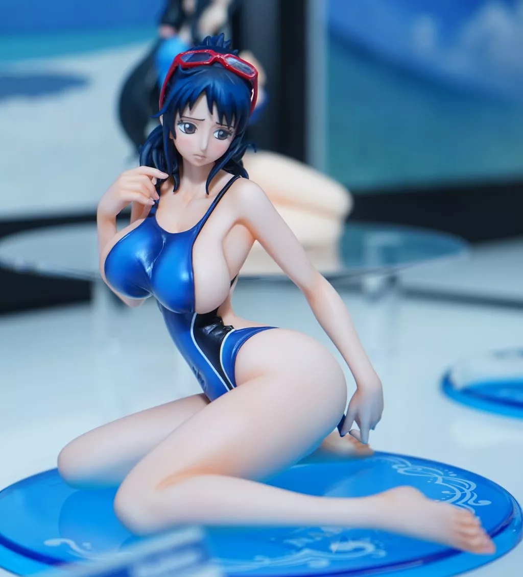 This Tashigi figurine looking hella thicc!