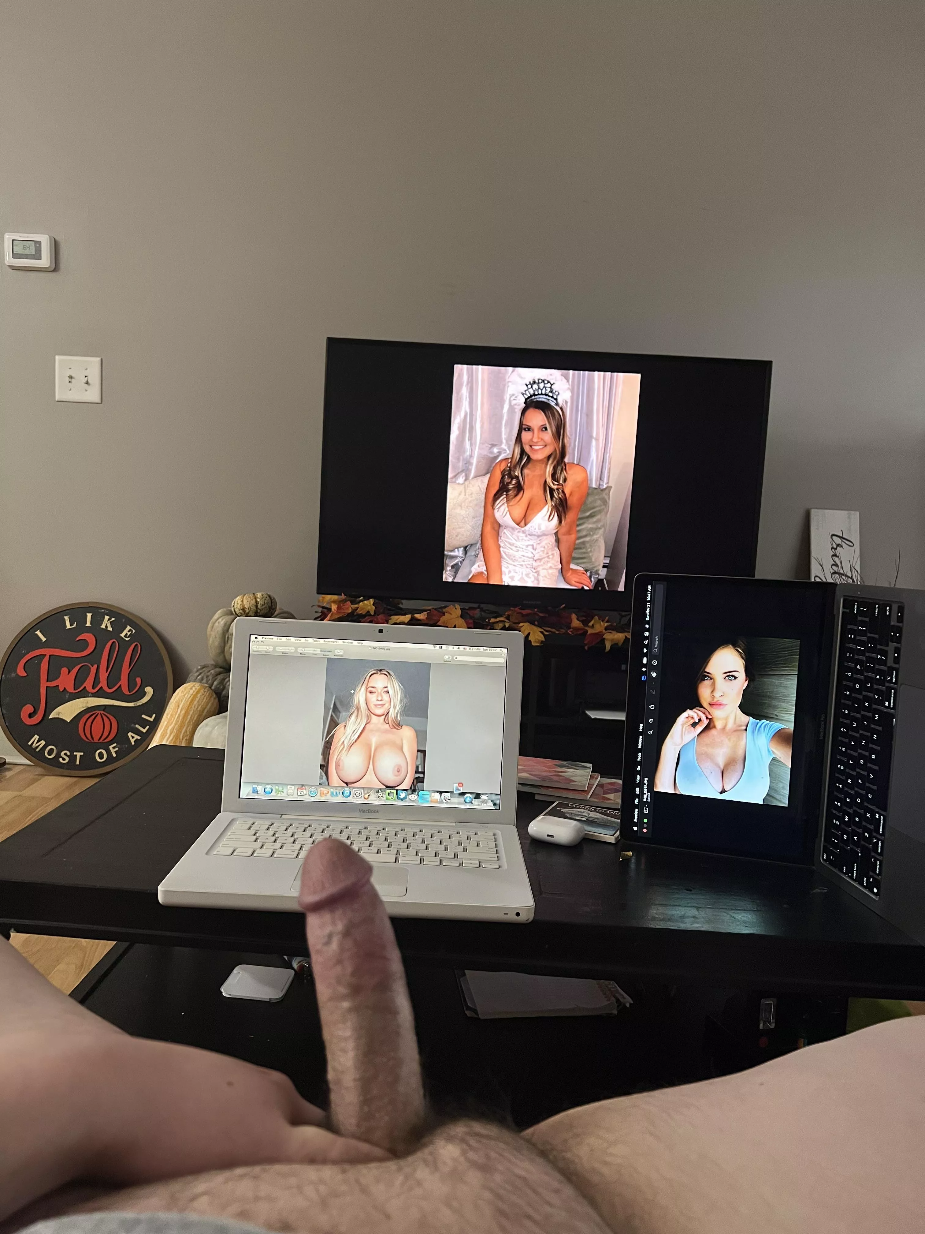 Three screens? There’s screens 🍆🍆🍆😎😎😎 Kik is hoonturr