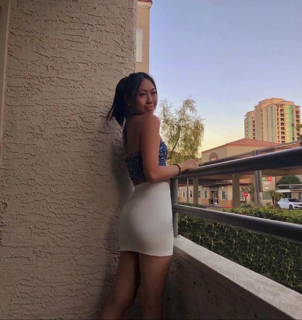 Tight Filipina