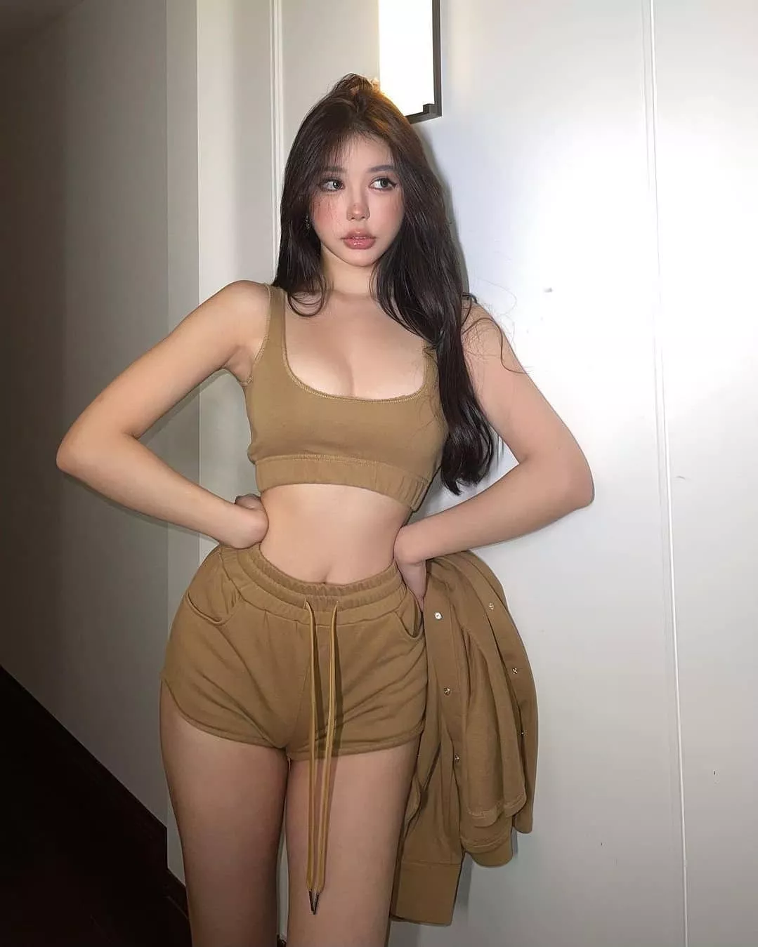 Tight waist