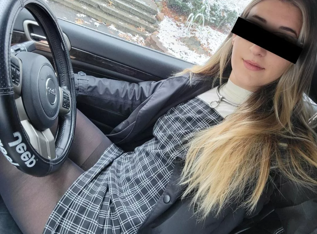 Tights, dress, and locked collar. Off to run errands on the first real snowfall of the season 🌨️