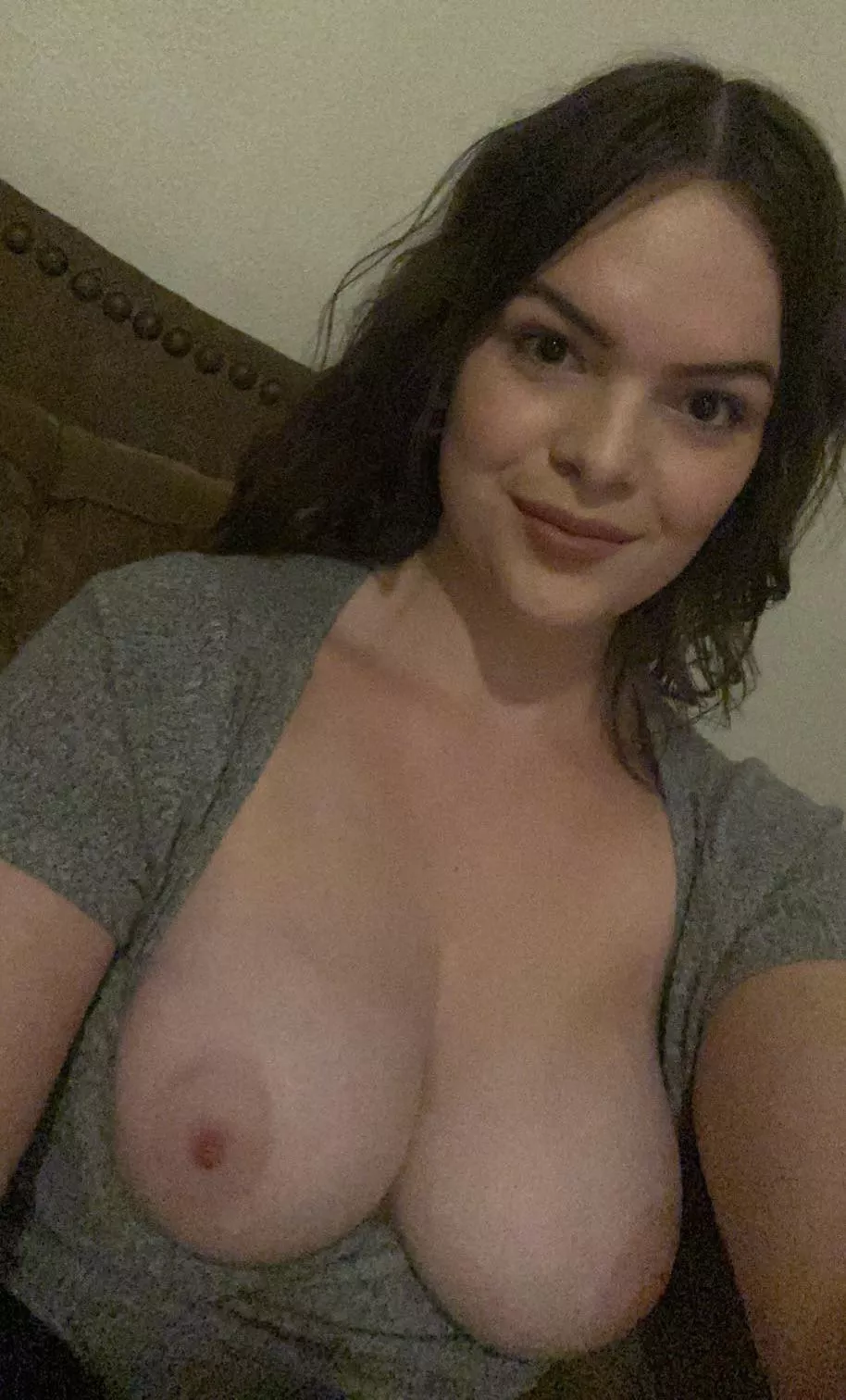 tits out !ðŸ˜‹