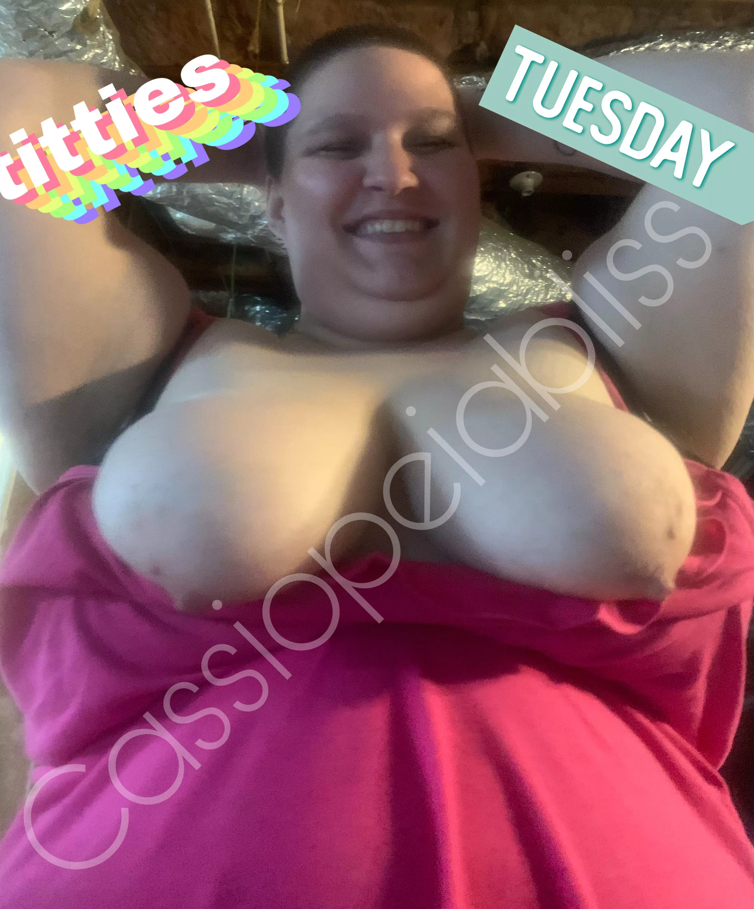 Titties Tuesday anyone😋