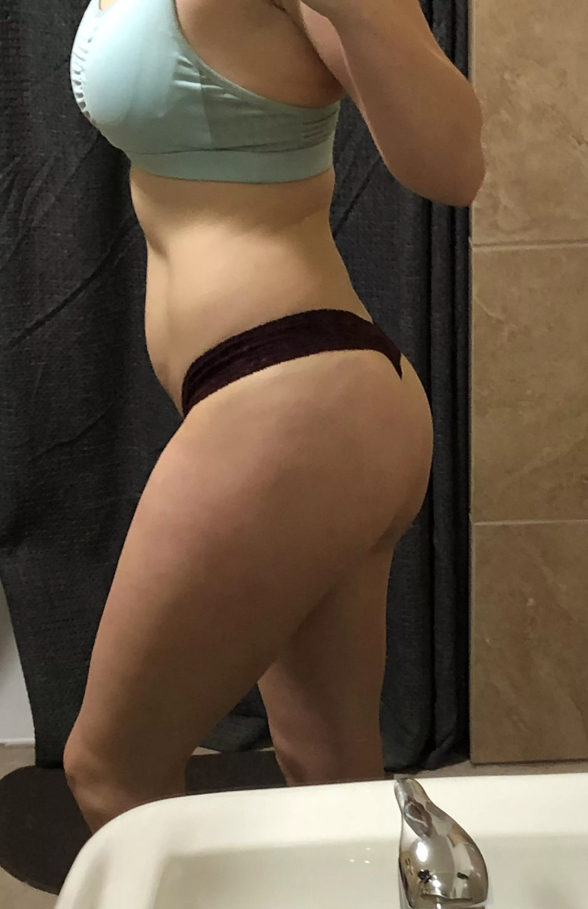 Today’s gym agenda…butt stuff 😉🤣[F]