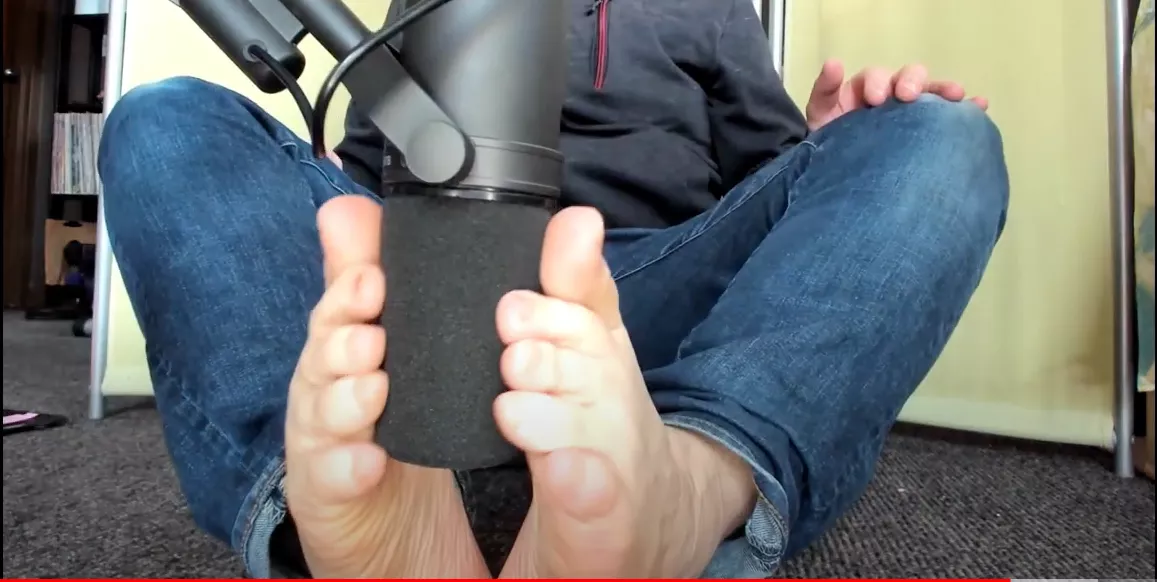 Toes Grip the Mic in my AMSR Video