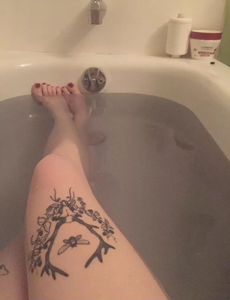 Toes in the tub