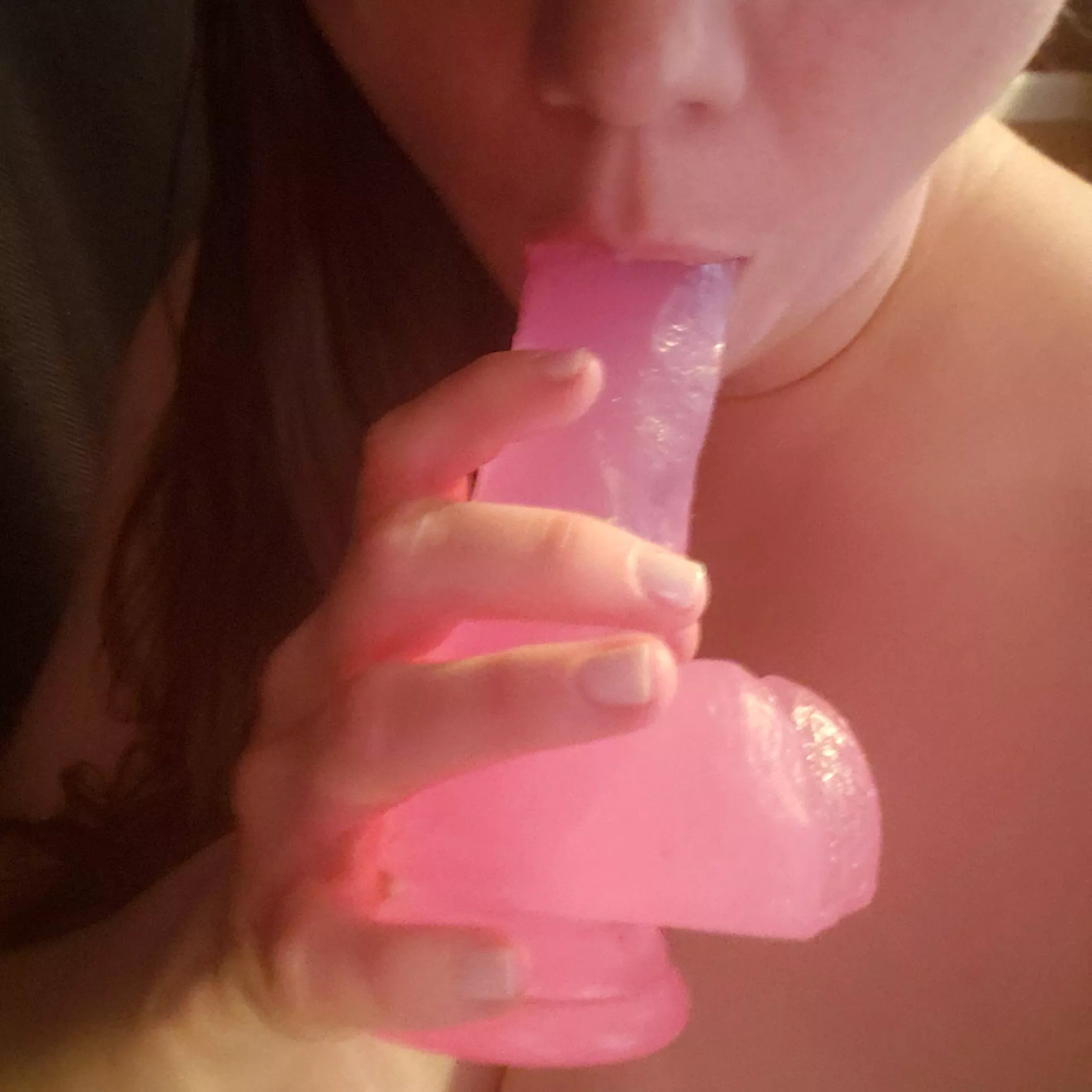 (Top 17%) 33yo MILF: 34Ds, brunette, average build, wide ass, shaved pussy, curvy legs and small feet. Nude pictures/videos, Masturbation, dildo, anal play, Solo play, Sex simulations, Sex Videos (just starting), Blowjobs, JOI and stripping. Chat and tri