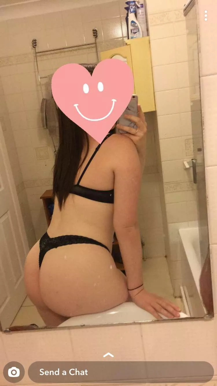 Trading UK 20yo gf. Message me for snap/telegram only if you can show face & verify.