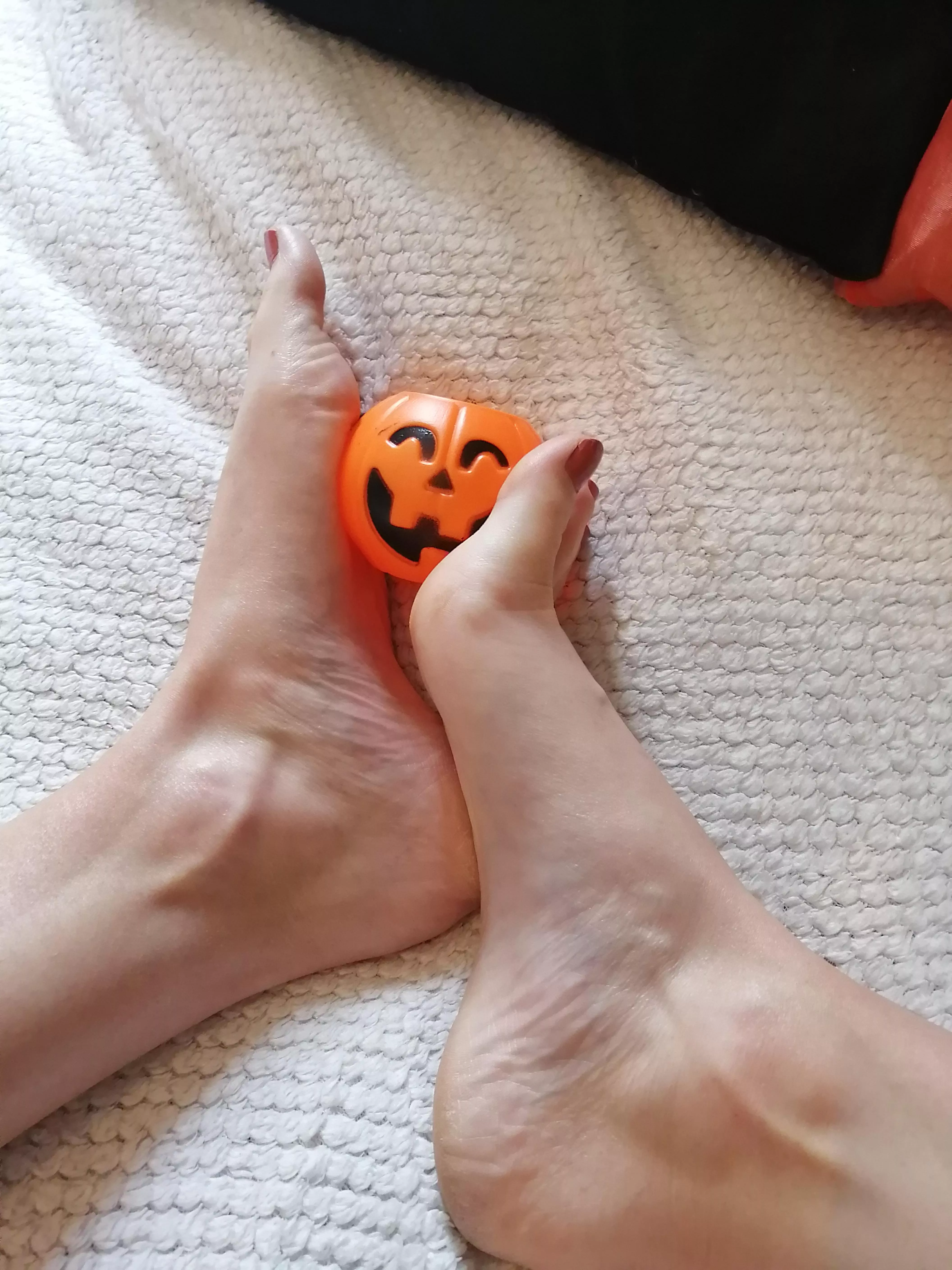 Trick or Treat 🎃🧡👻