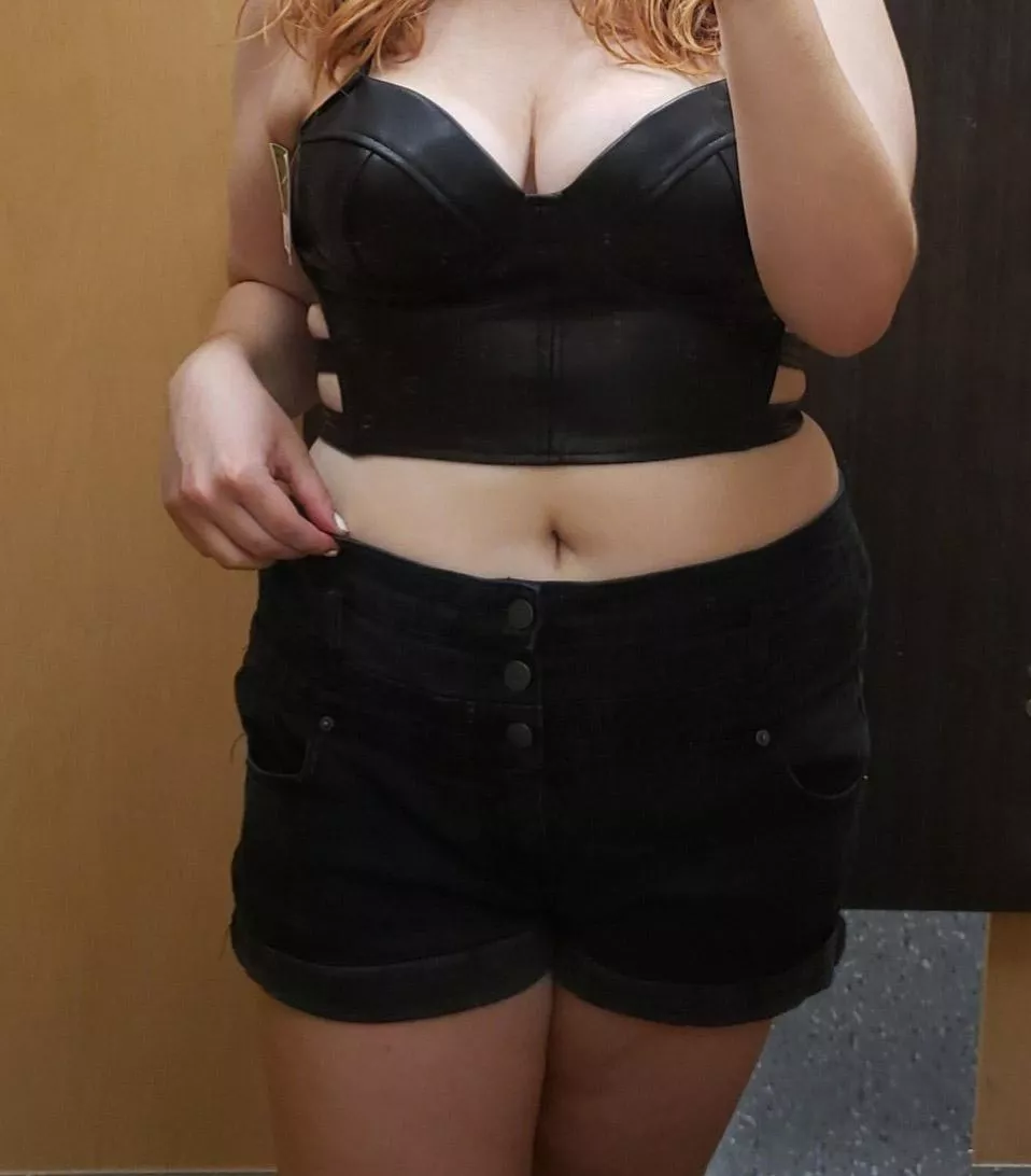 Tried on this top 😊 F18 OC