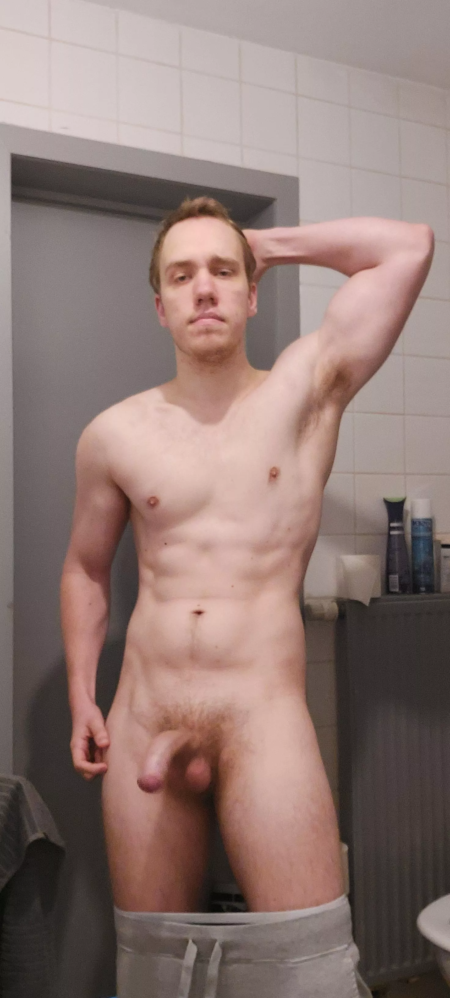 Trying different pose ! What do you think? Pm open ;)