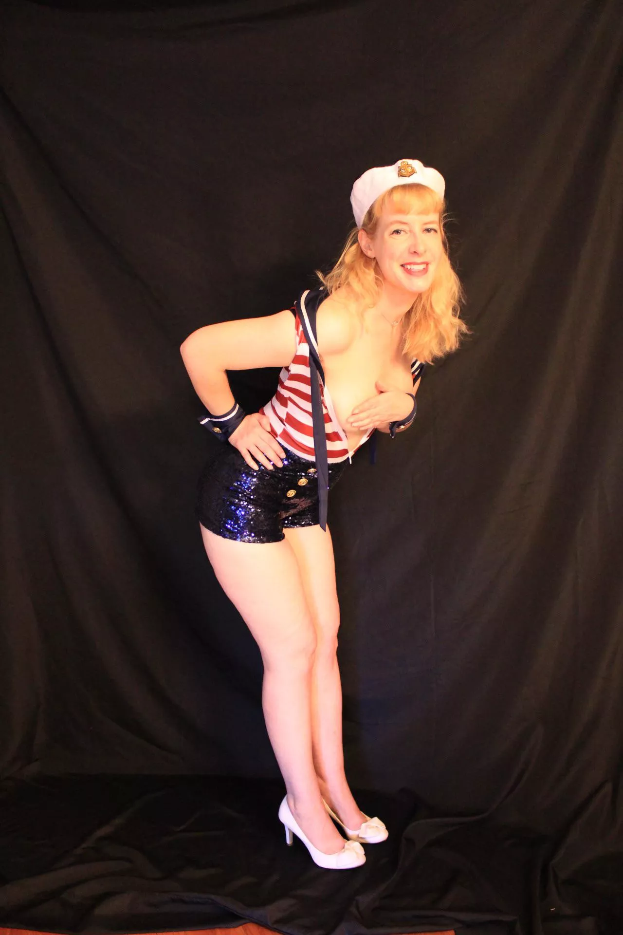 Trying my best vintage pinup look!