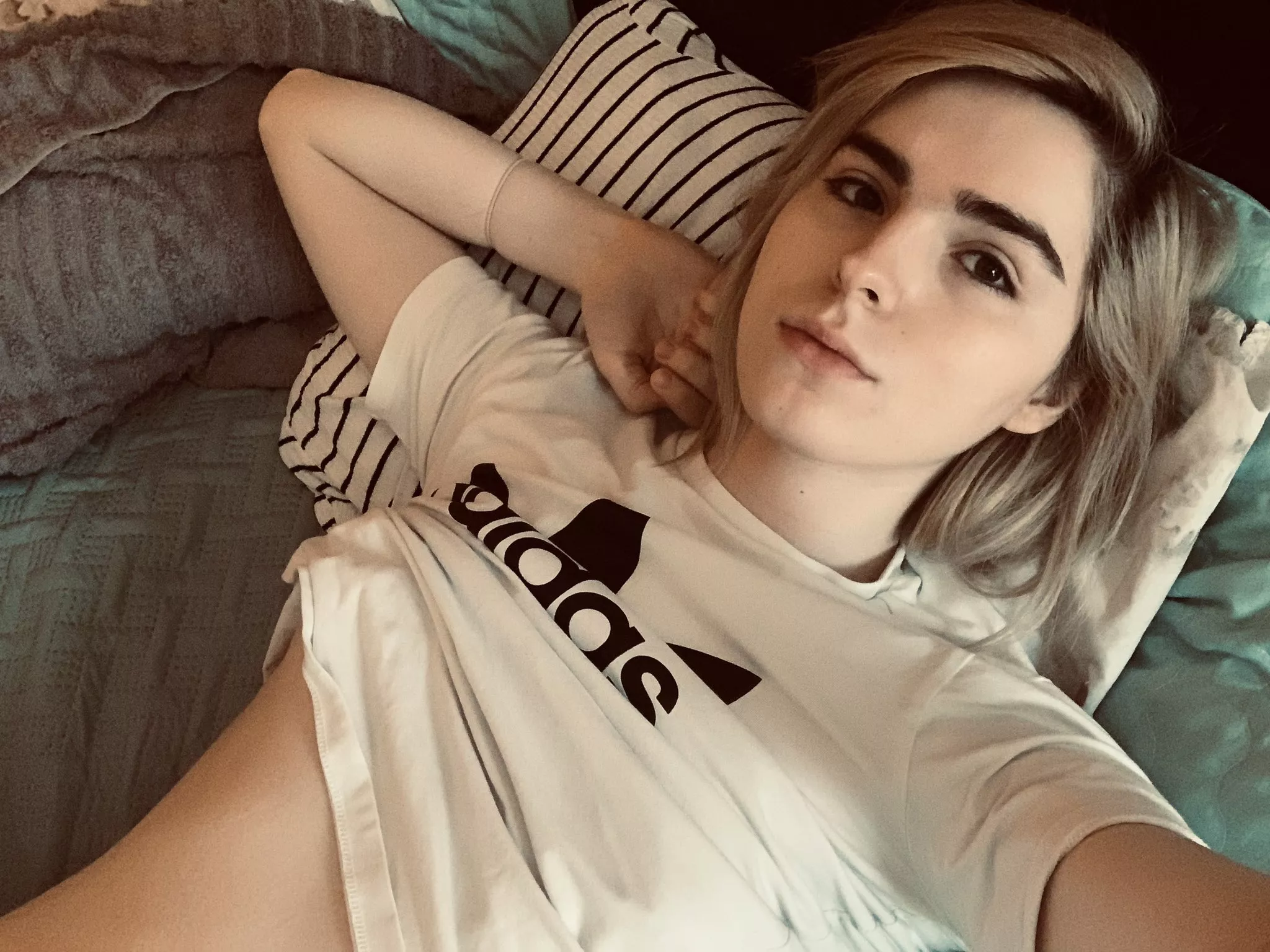 TS Ella Hollywood Selfie