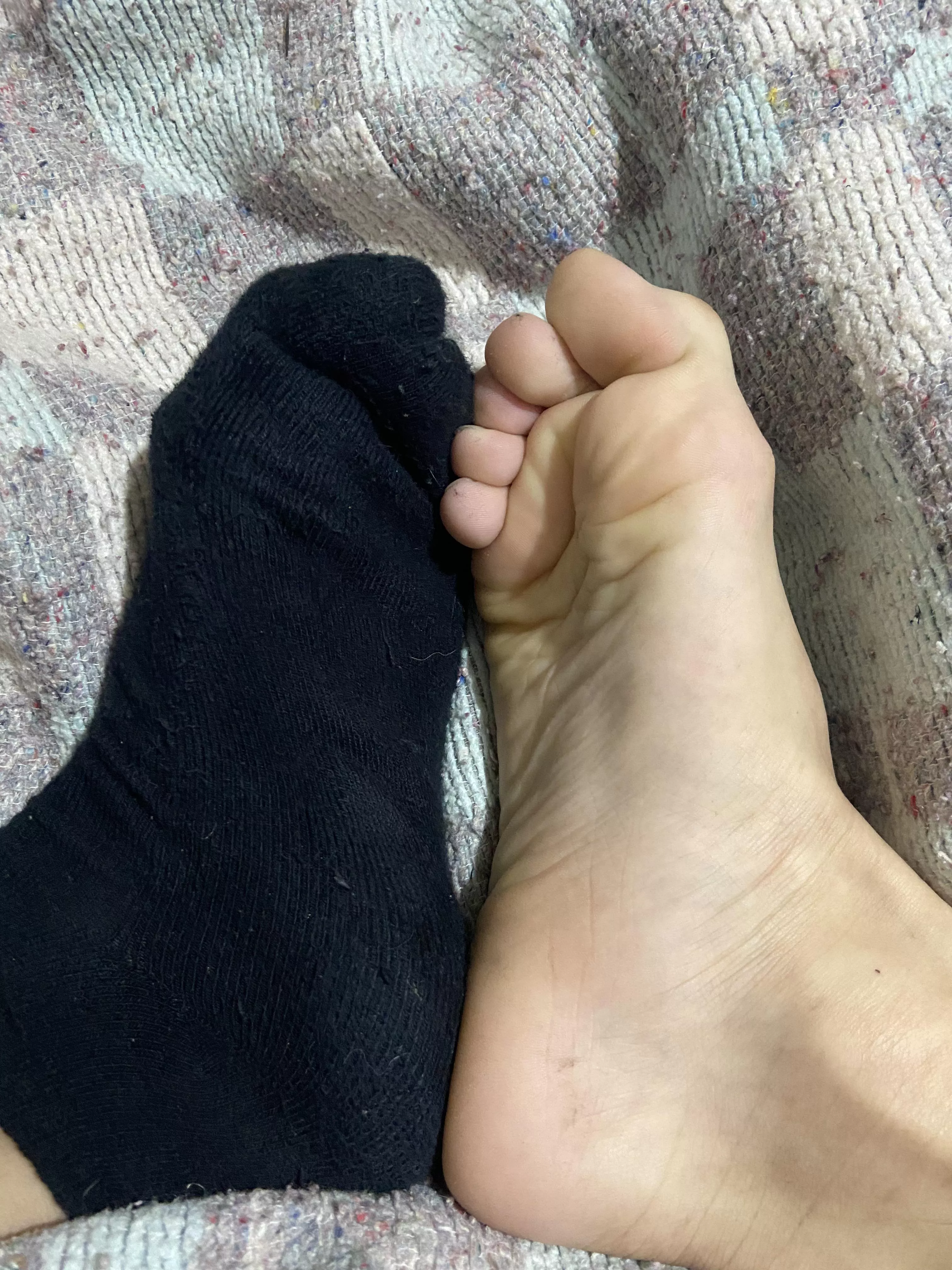 u prefer with or without socks? 🙈 taste good anyways 😏😋 dms/pms r welcome