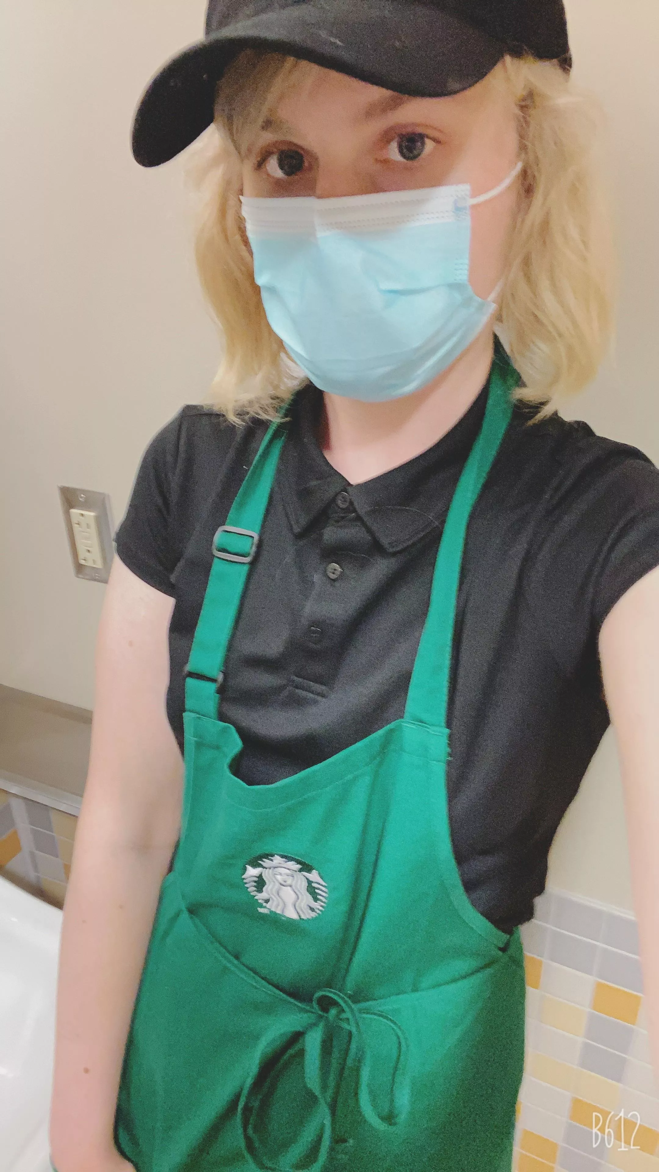 Uhhhh qt barista femboy UwU