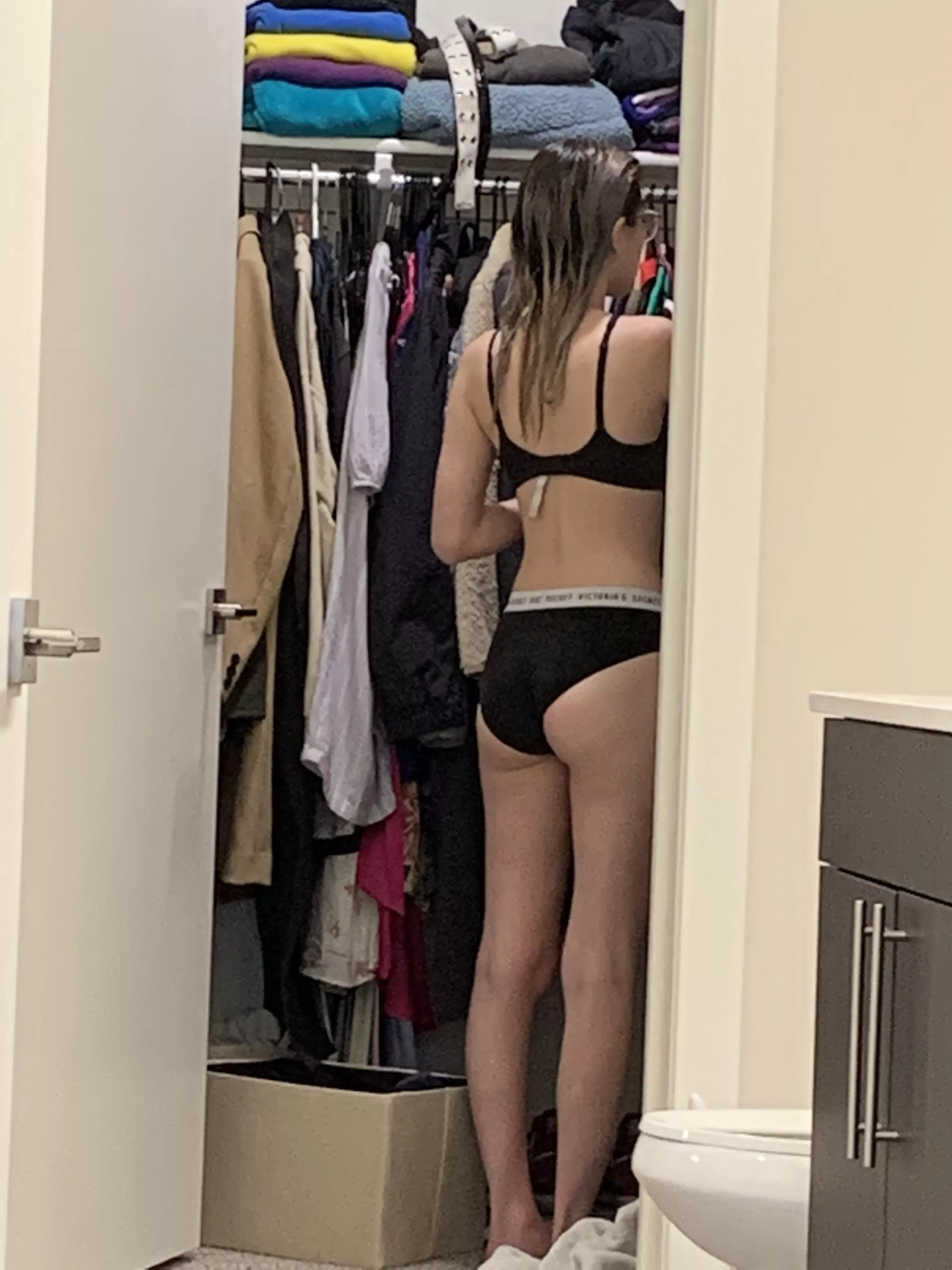 Unaware wife from behind. How many of you would do her?