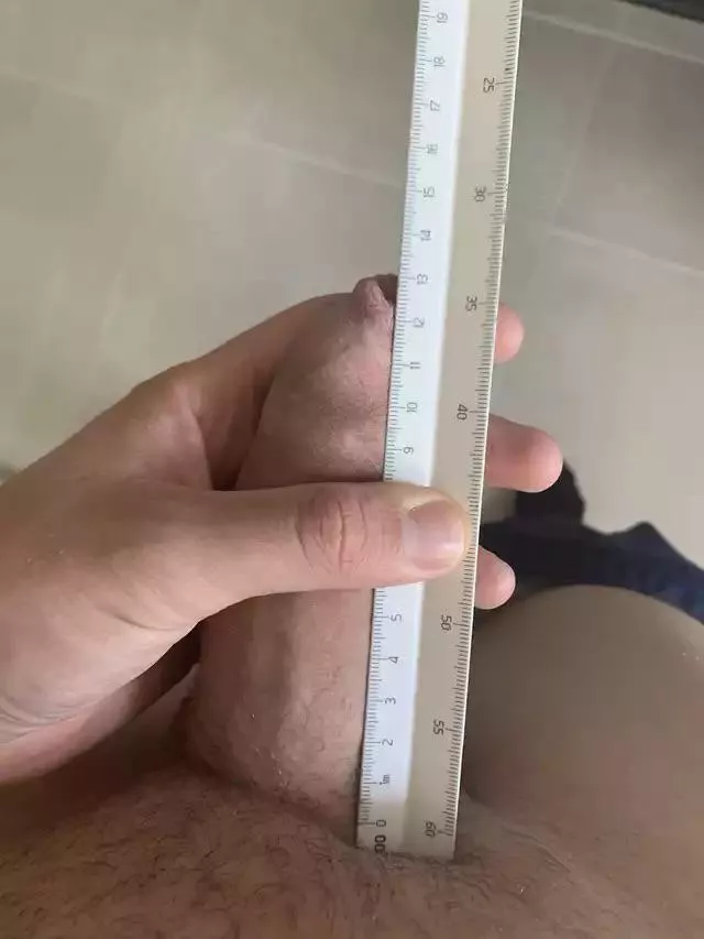 Uncut softie with lots of foreskin (M26)